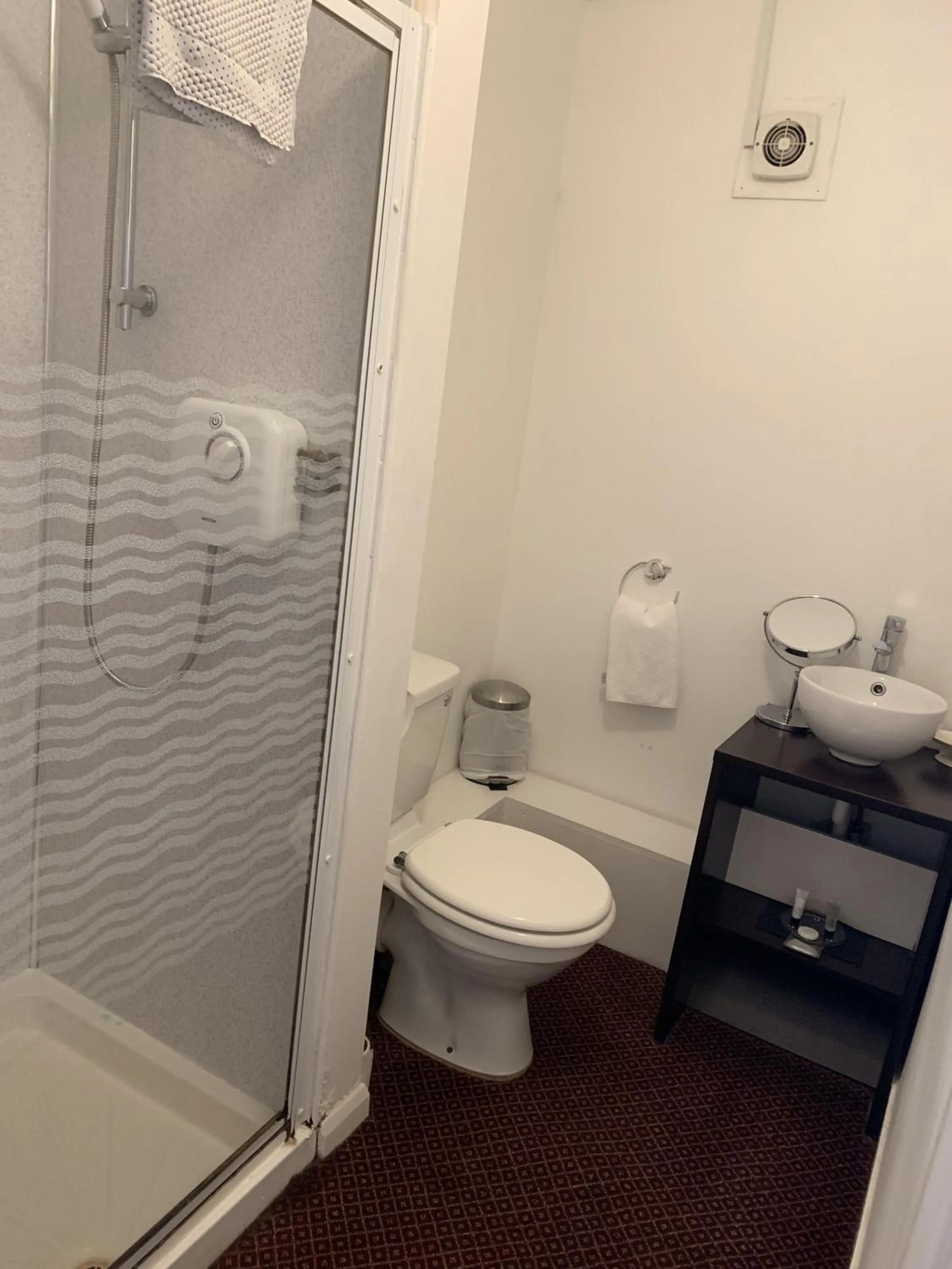 Bathroom in The Prince of Wales