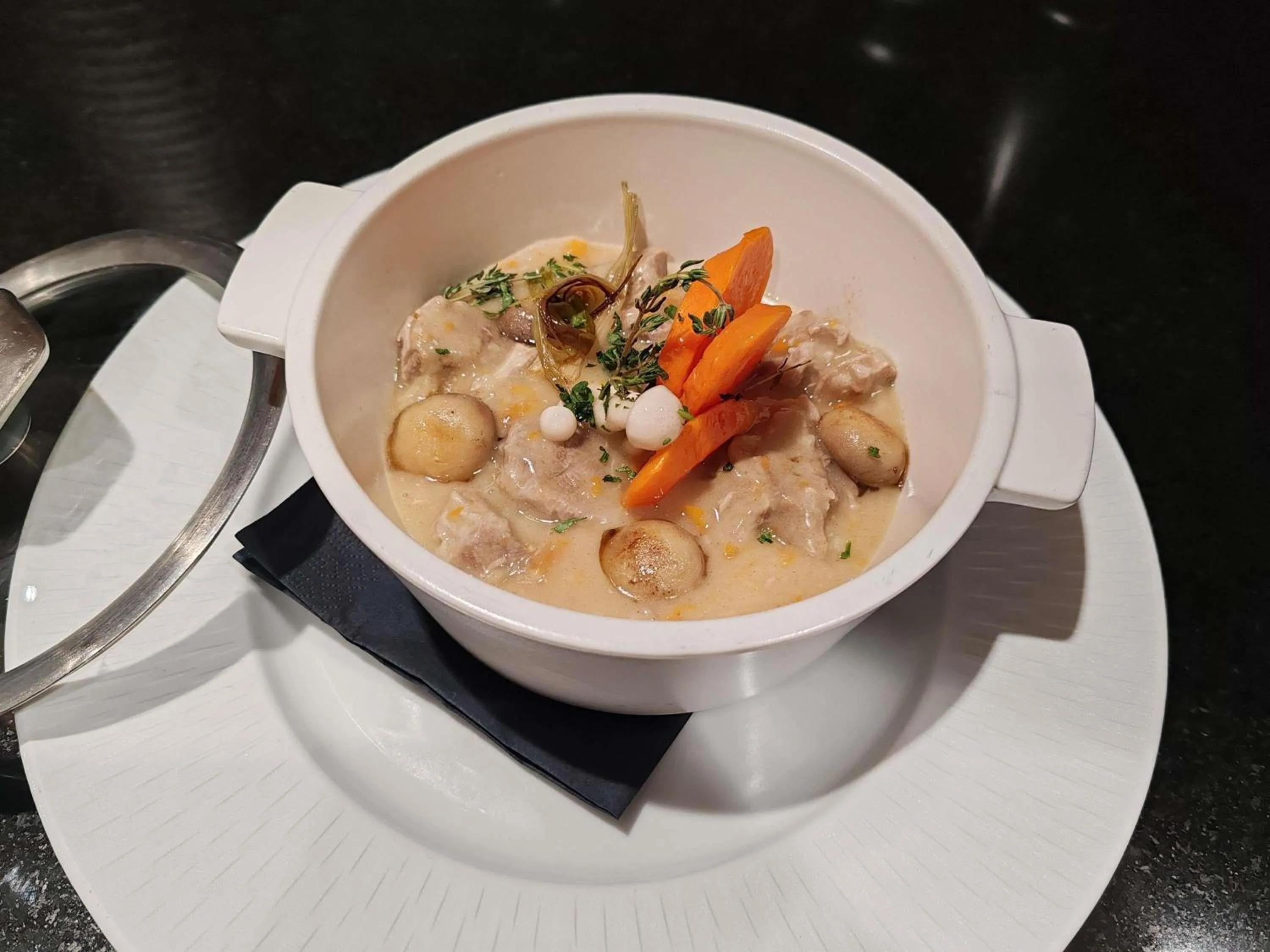 Restaurant/places to eat in Mercure Geneva Airport