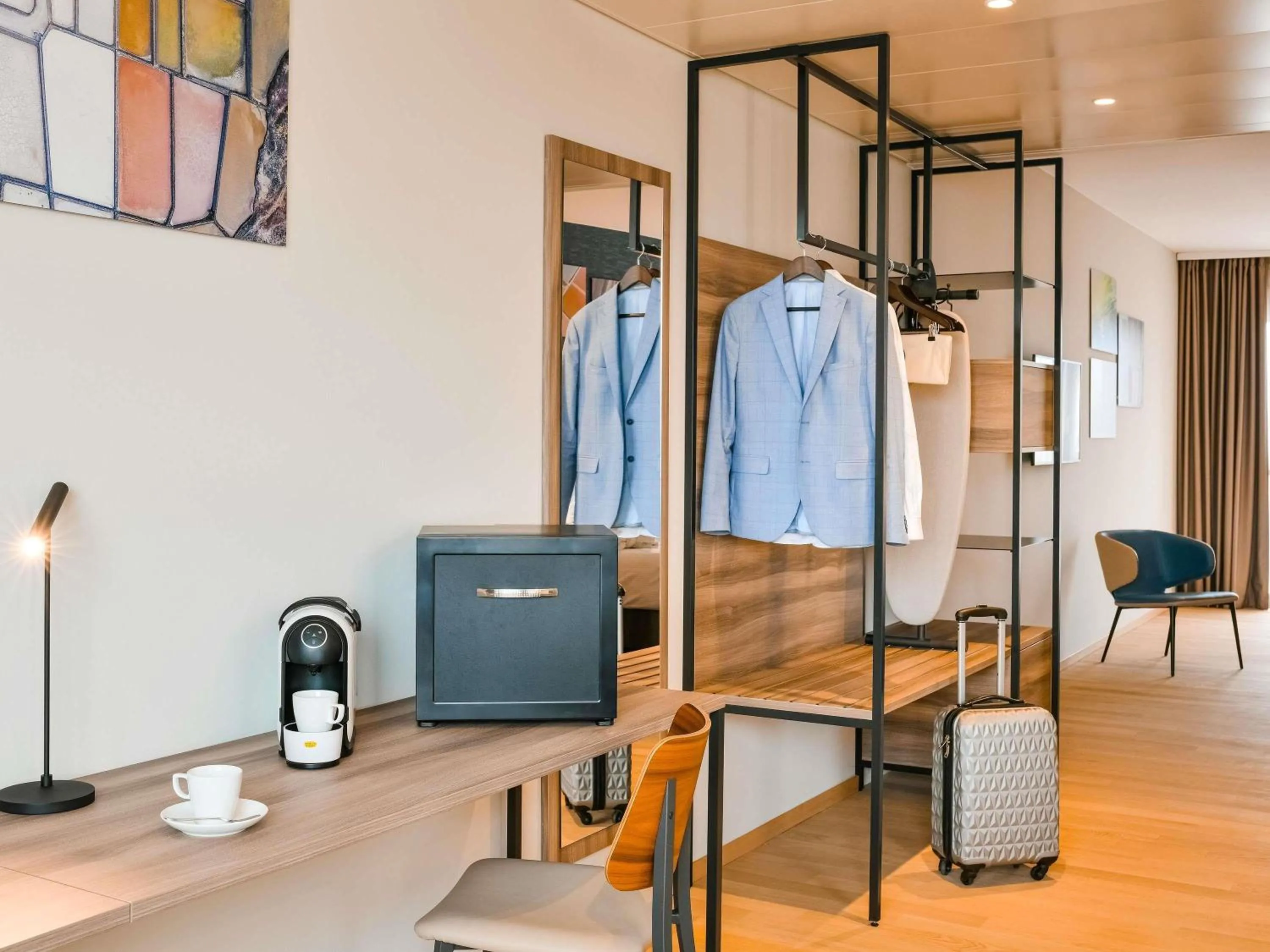 Bedroom in Mercure Geneva Airport