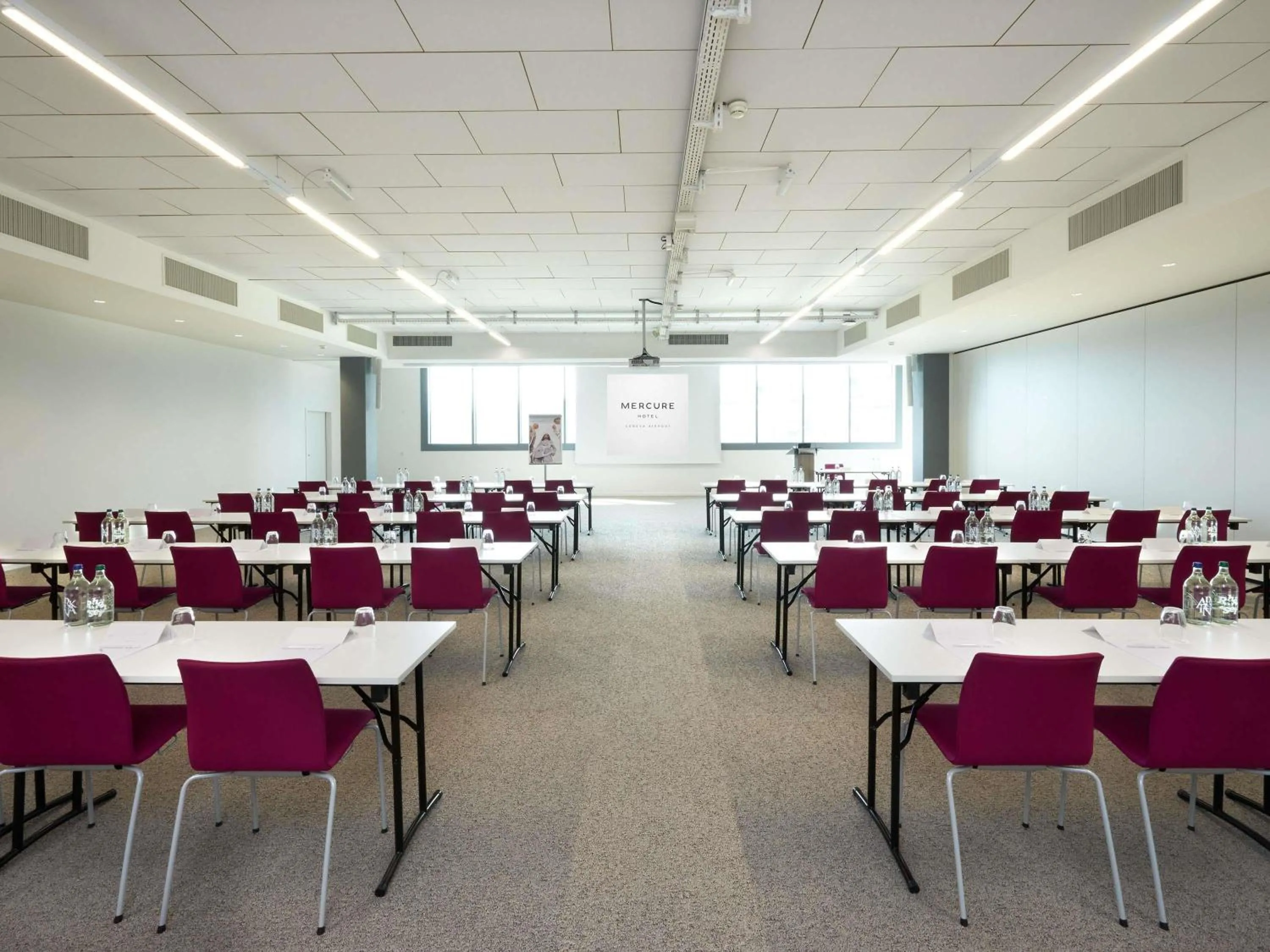 Business facilities in Mercure Geneva Airport