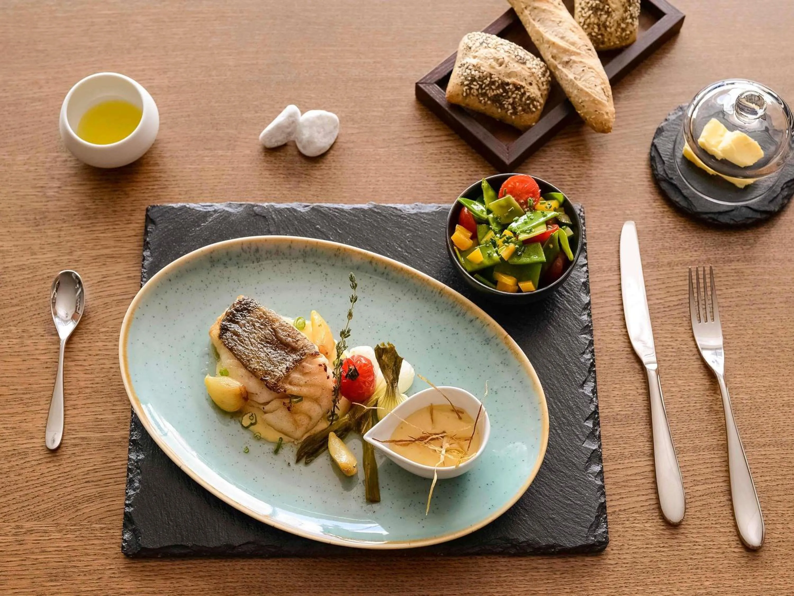 Restaurant/places to eat in Mercure Geneva Airport