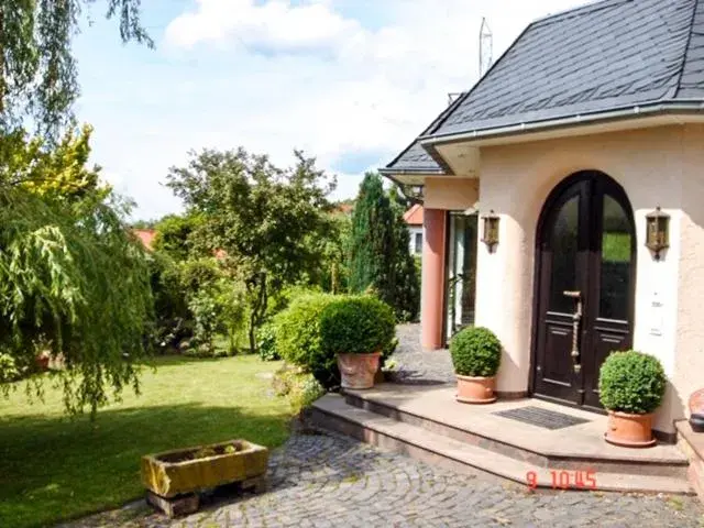 3 Zimmer Loft mit Sauna & Garten in Ortenberg 3 Zimmer Loft mit Sauna & Garten in Ortenberg