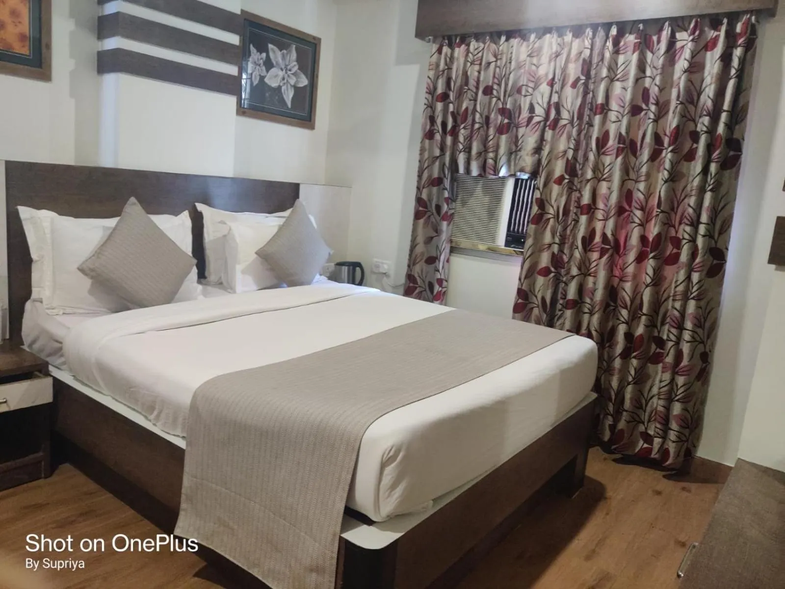 Bed in Hotel Pushpak