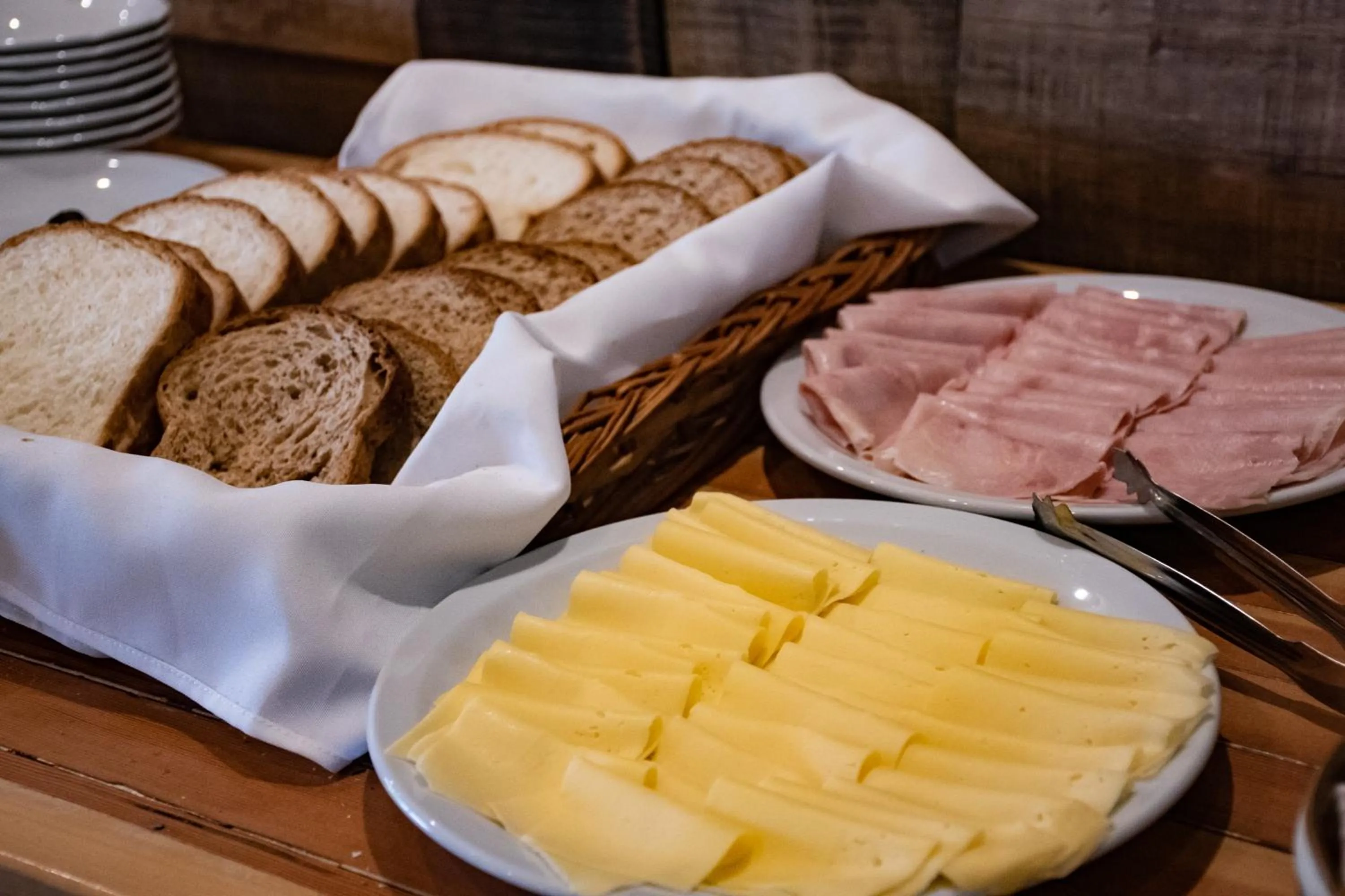 Buffet breakfast in Fitz Roy Hostería de Montaña - El Chaltén
