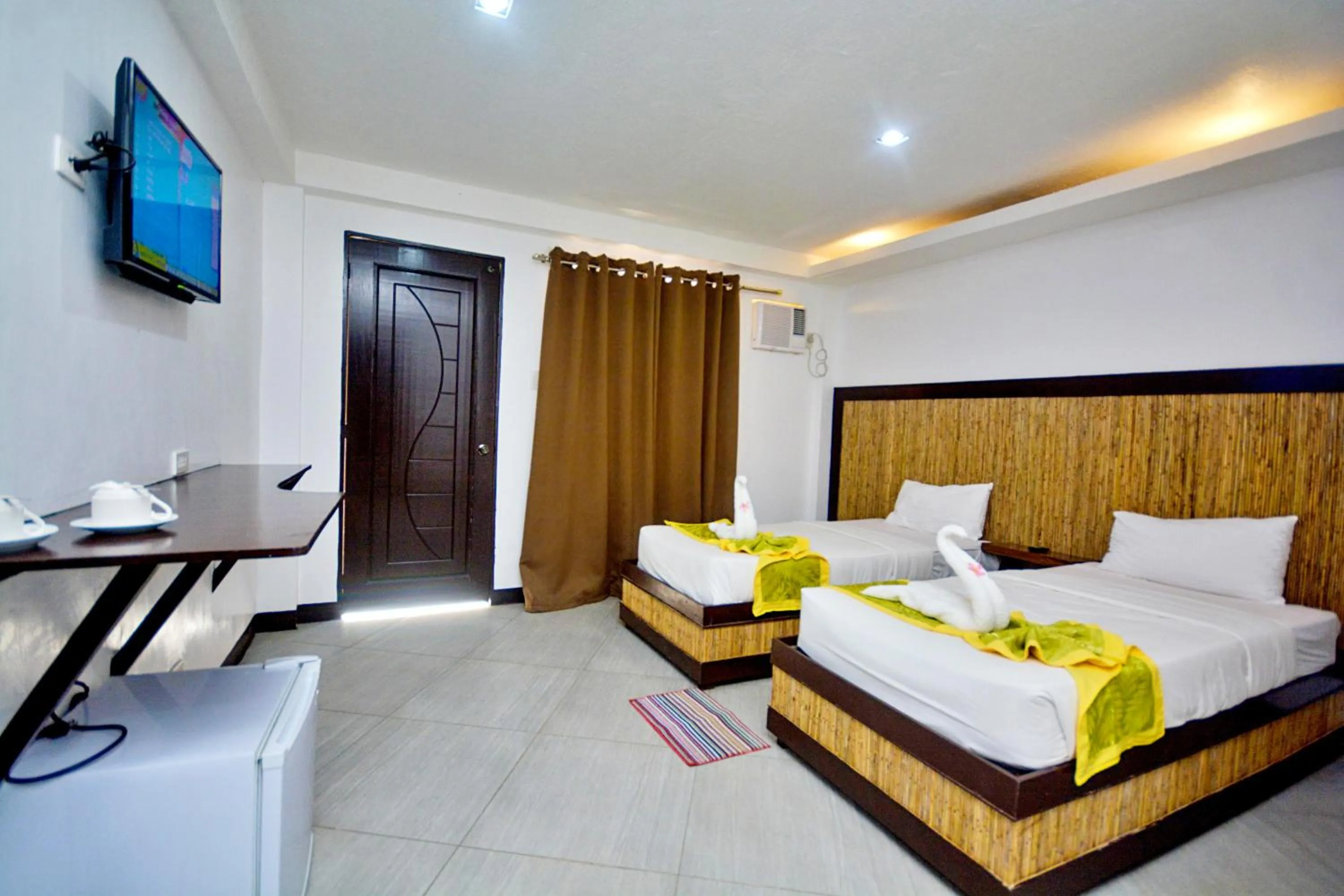 Bedroom, Bed in Bamboo Beach Resort & Restaurant