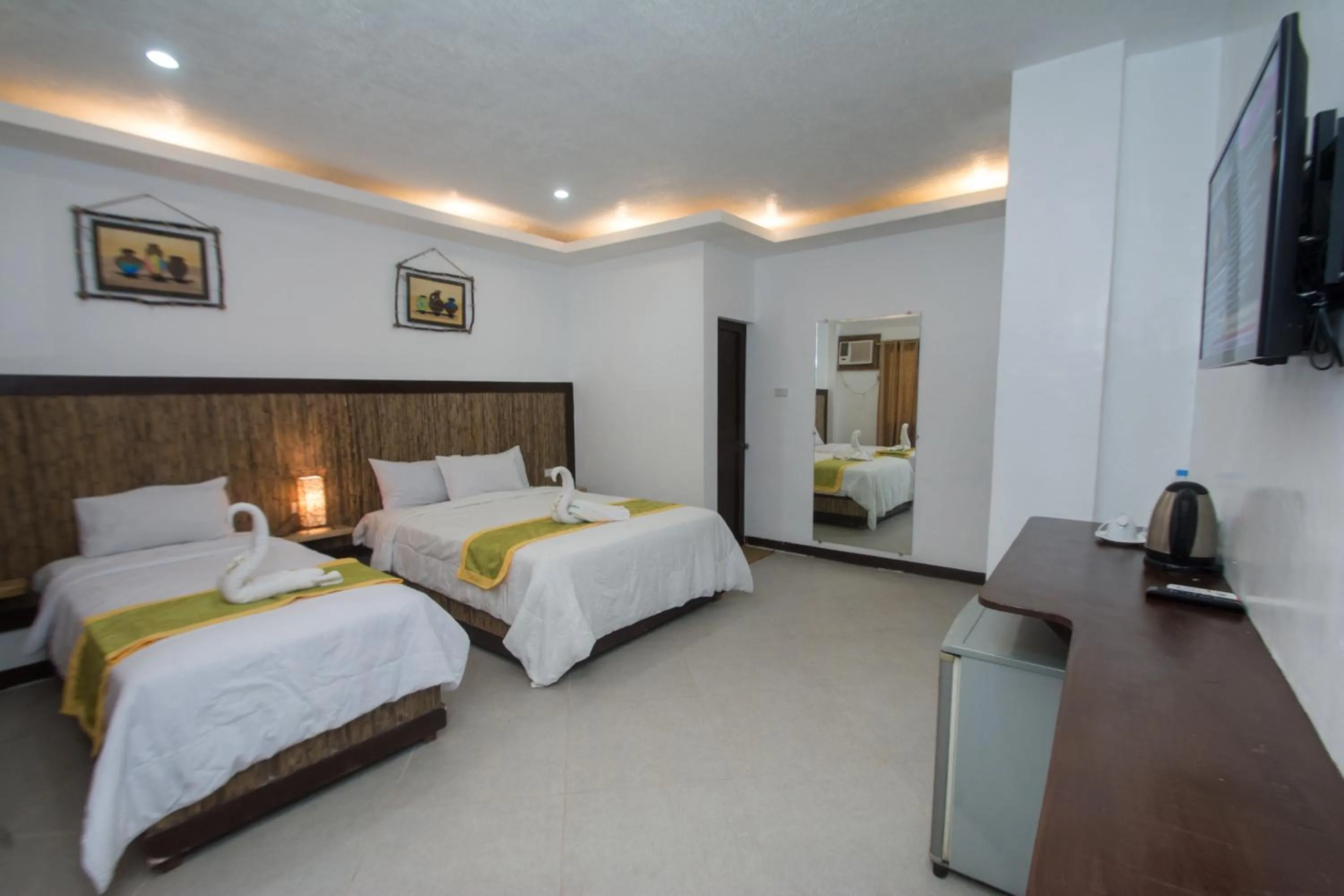 Bedroom, Bed in Bamboo Beach Resort & Restaurant