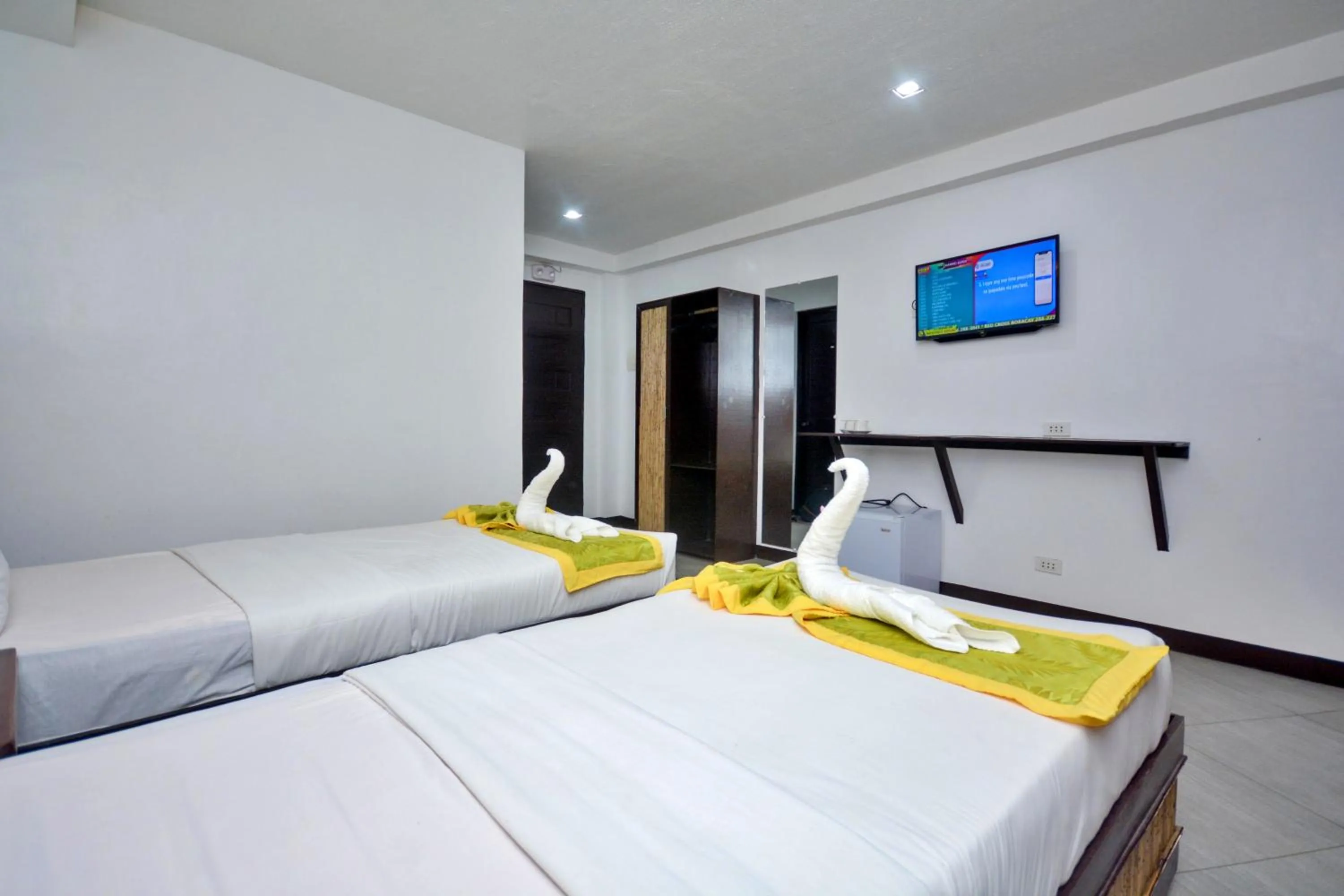 Bedroom, Bed in Bamboo Beach Resort & Restaurant