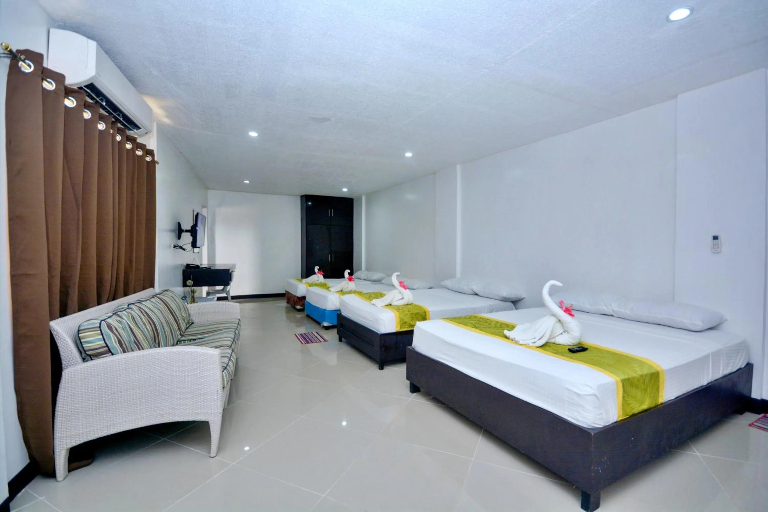 Bed in Bamboo Beach Resort & Restaurant