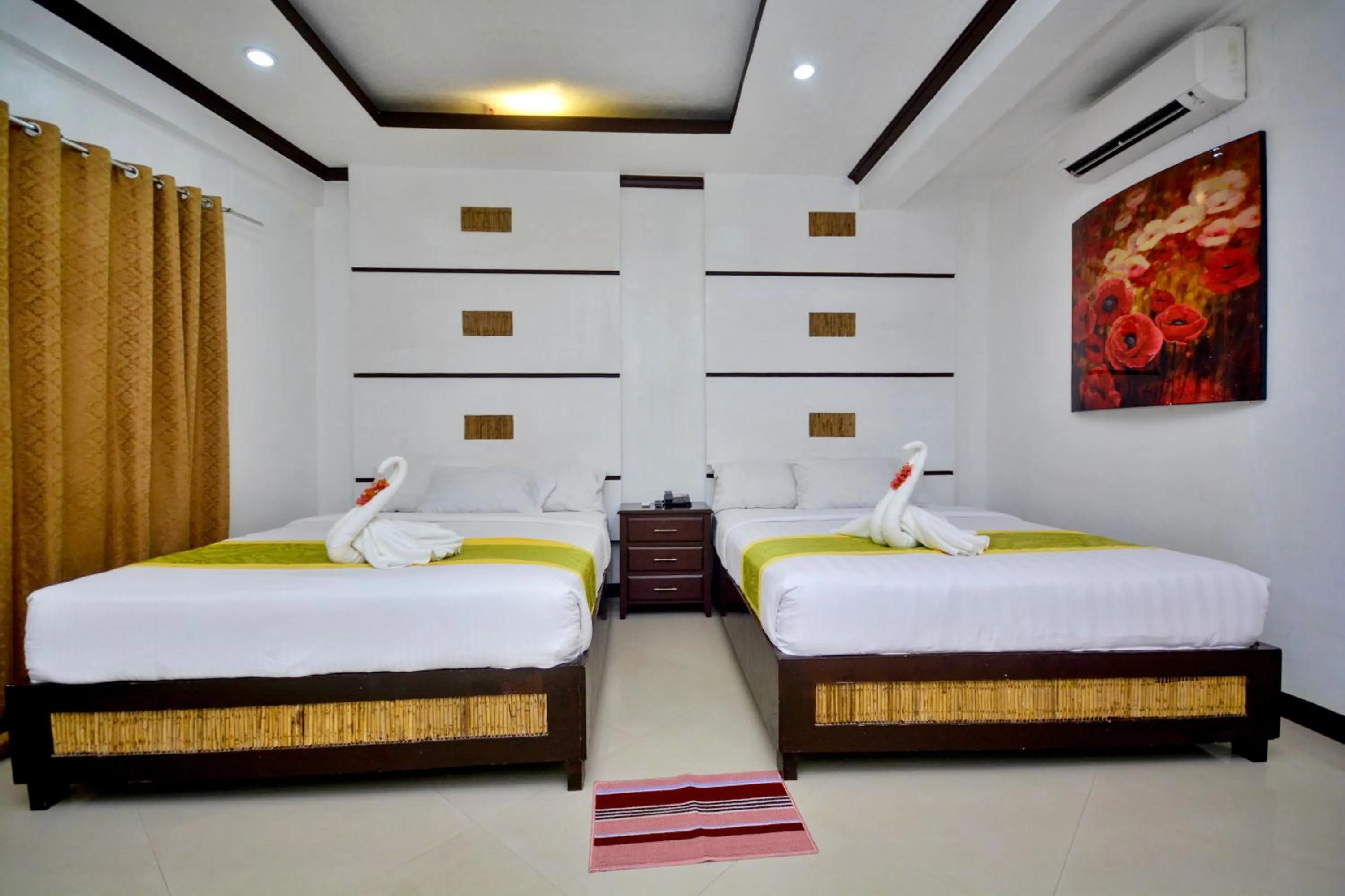 Bed in Bamboo Beach Resort & Restaurant