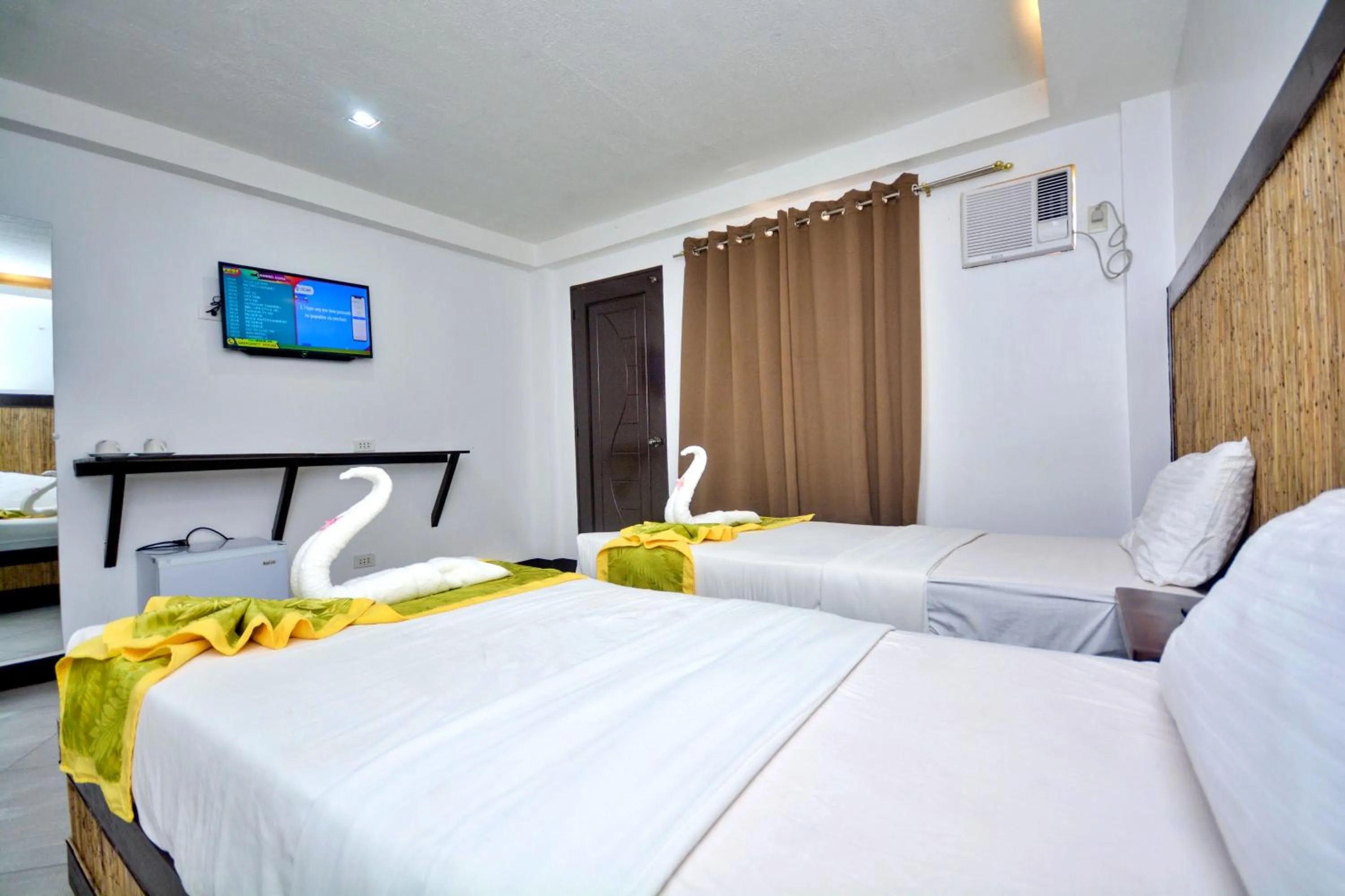 Bed in Bamboo Beach Resort & Restaurant