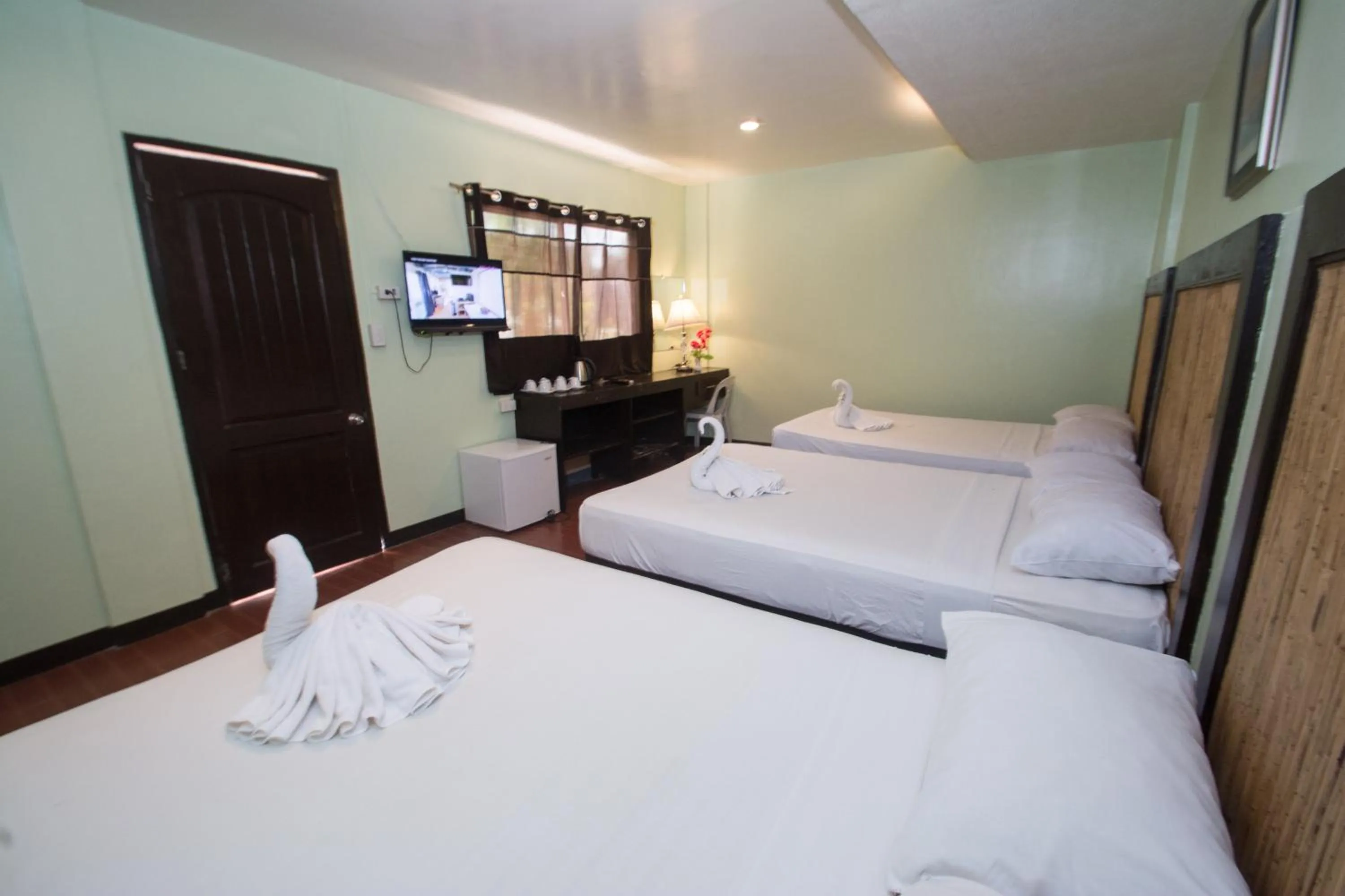 Bedroom, Bed in Bamboo Beach Resort & Restaurant