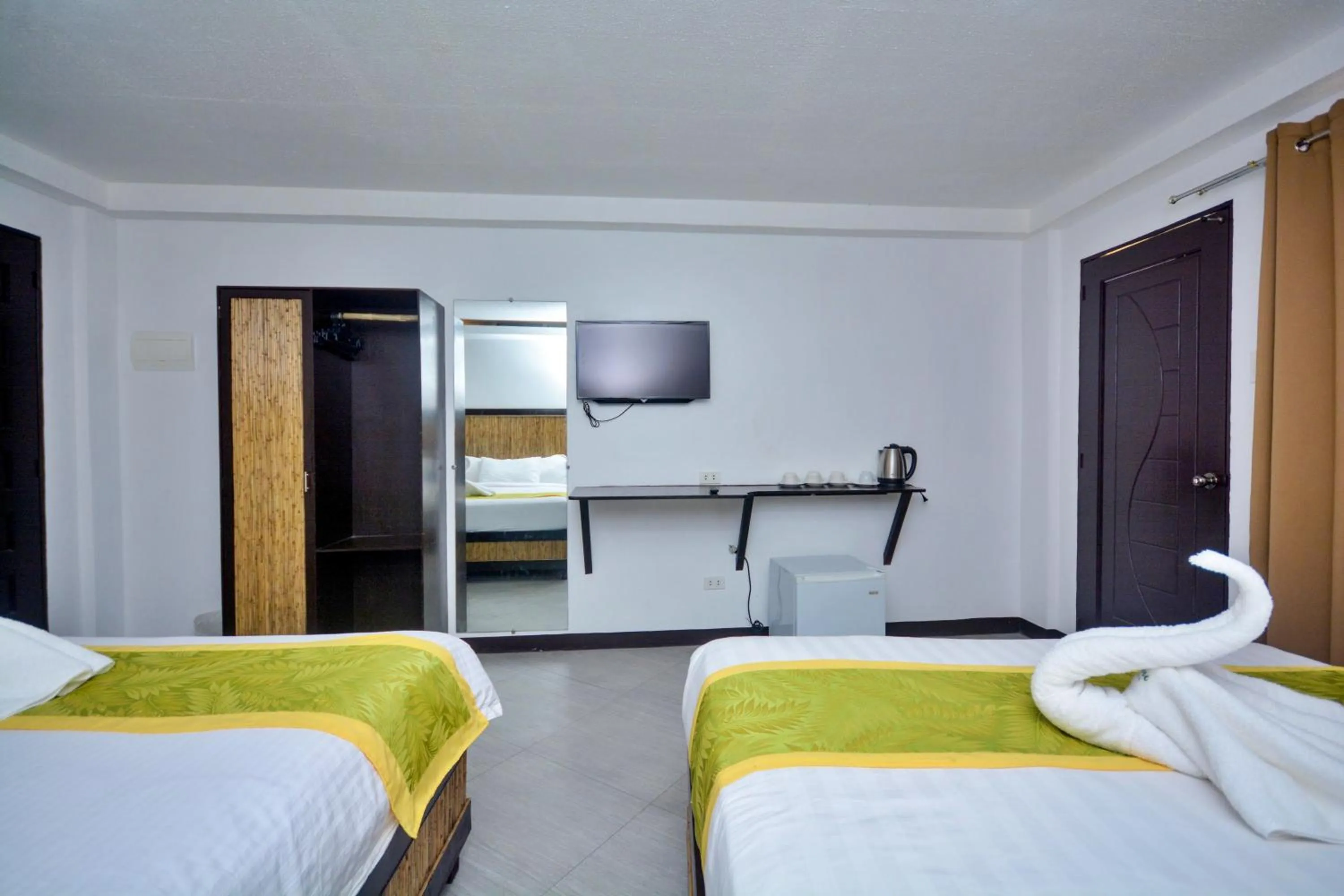 Bed in Bamboo Beach Resort & Restaurant