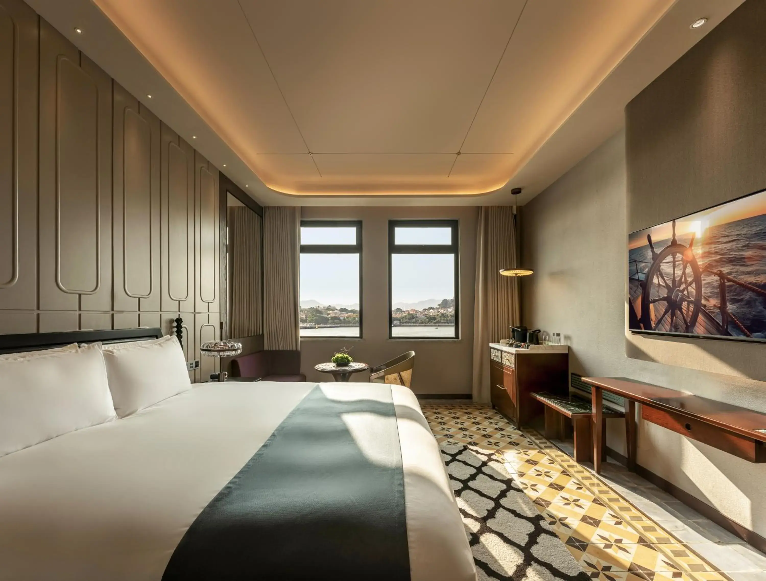 King Room with Sea View in Xiamen Lujiang Harbourview Hotel King Room with Sea View in Xiamen Lujiang Harbourview Hotel
