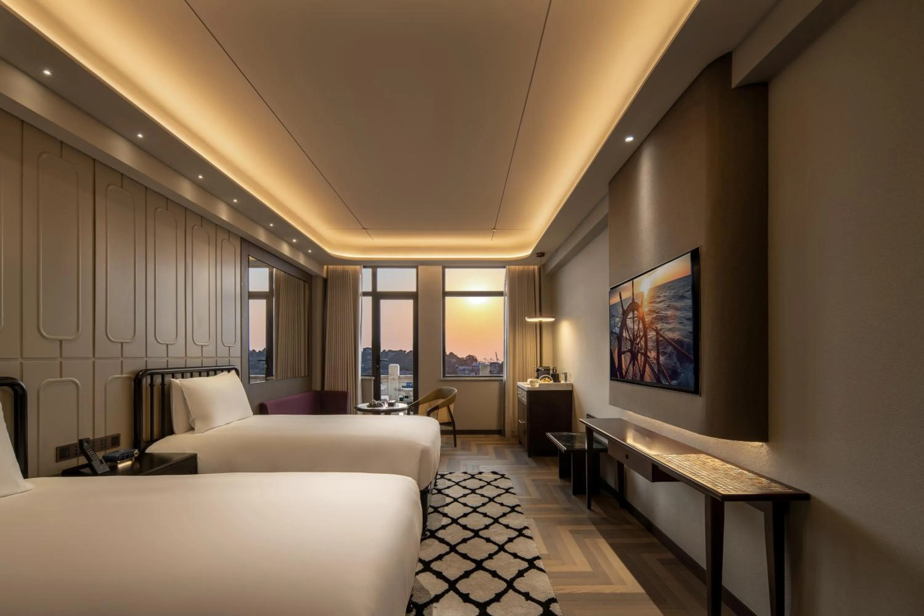 Bedroom, Bed in Xiamen Lujiang Harbourview Hotel