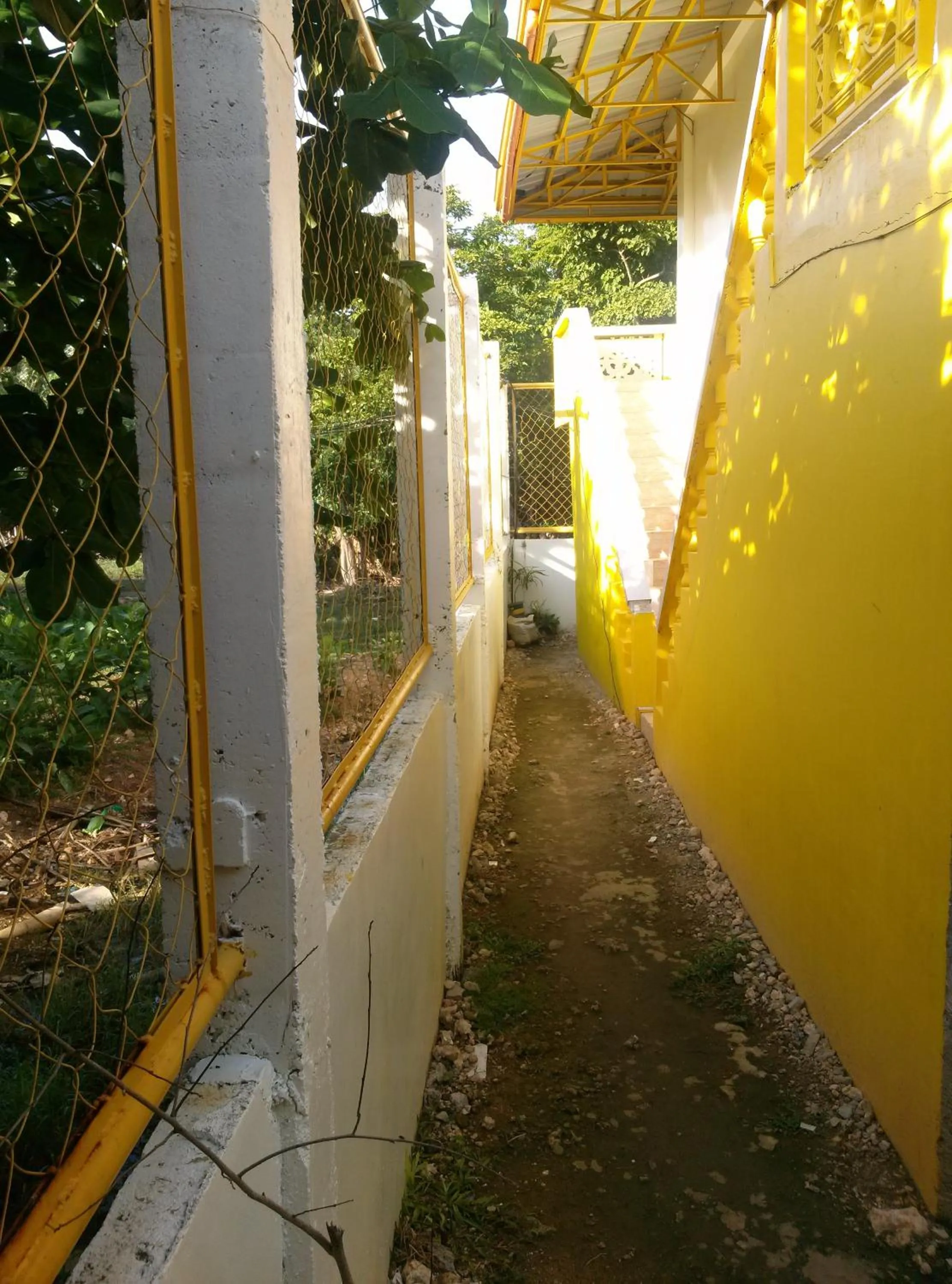 Property building in Bambooze Hauz