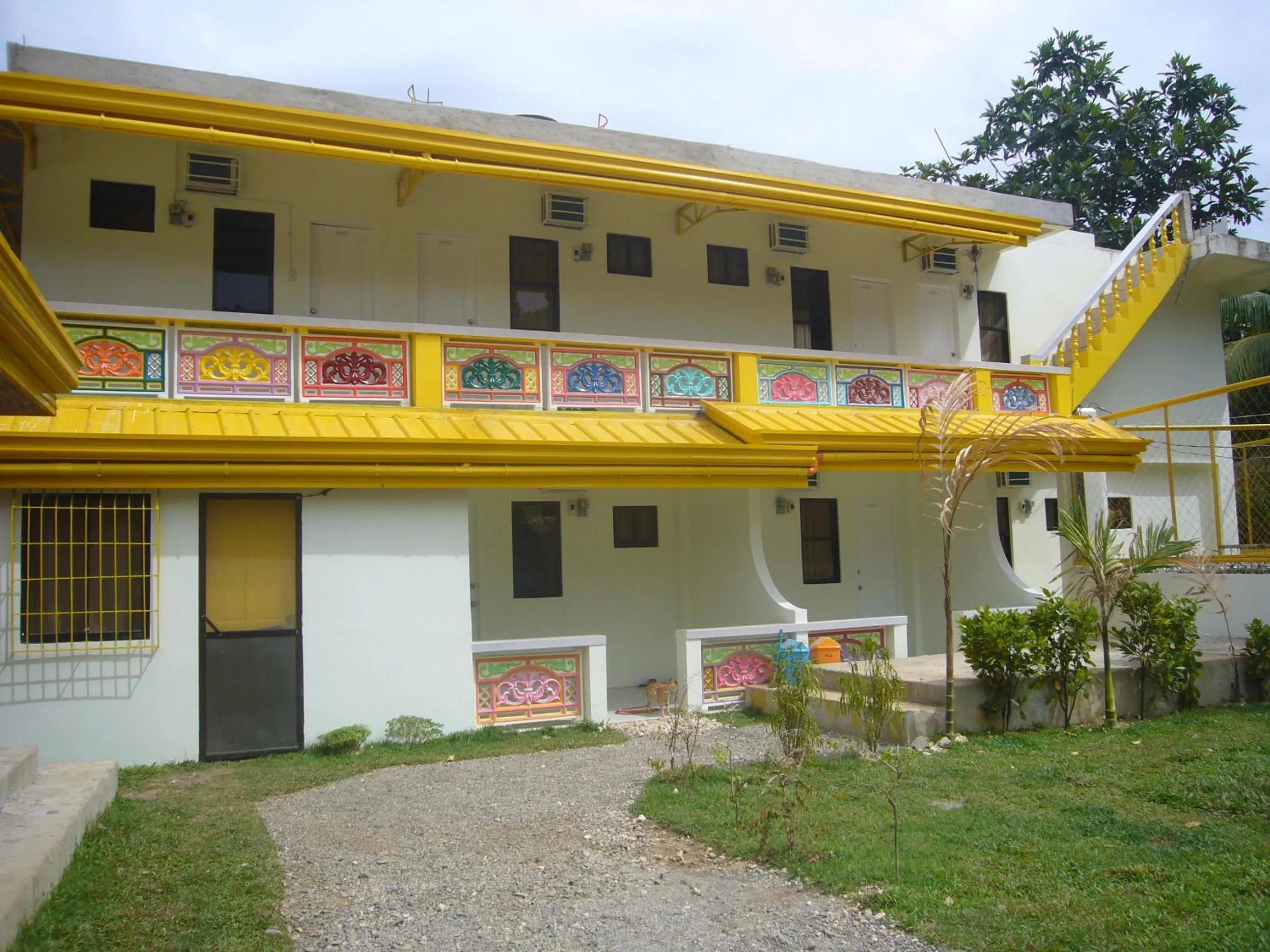 Facade/entrance in Bambooze Hauz