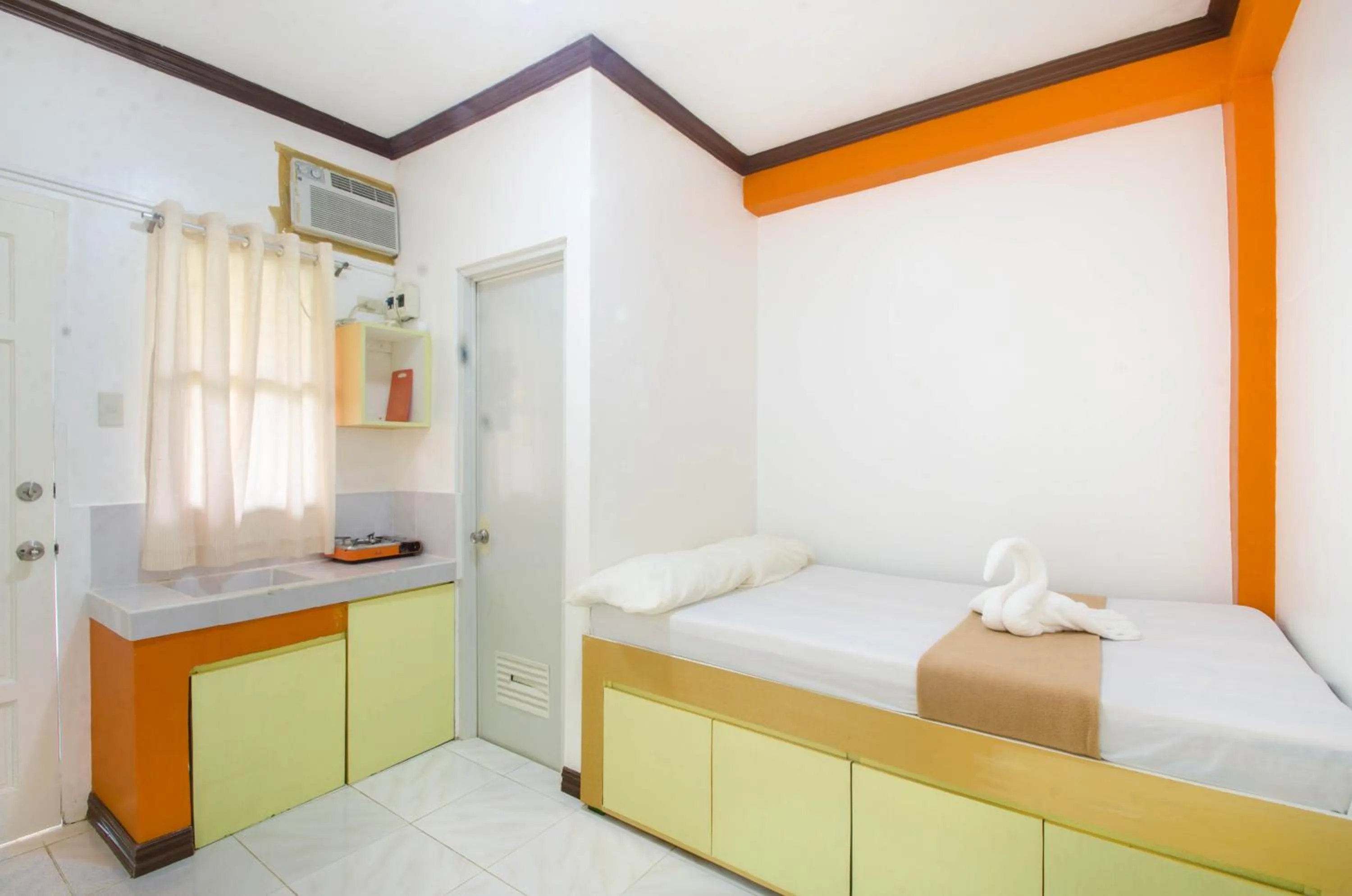 Photo of the whole room, Bed in Bambooze Hauz