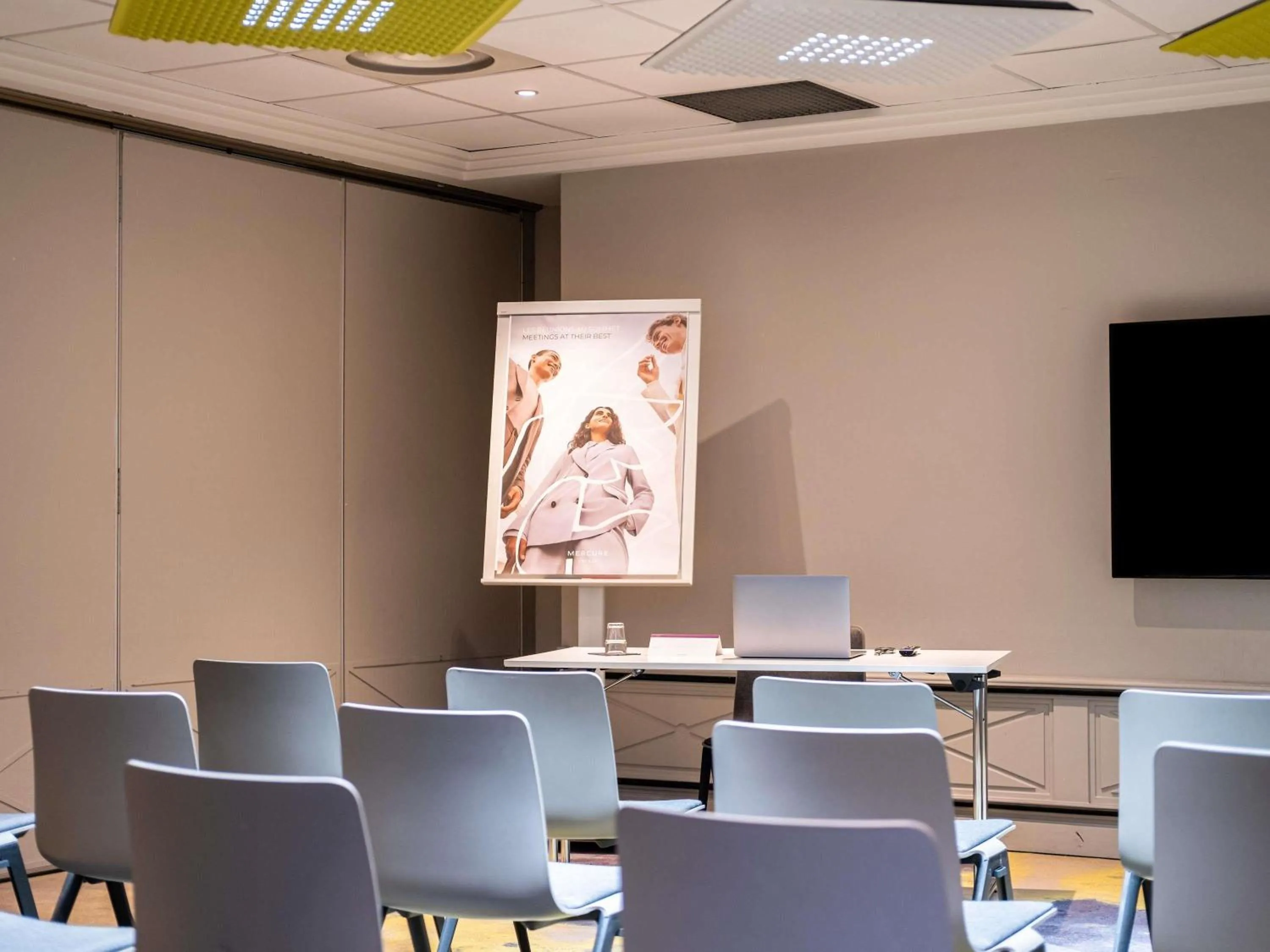 Meeting/conference room in Mercure Grenoble Meylan