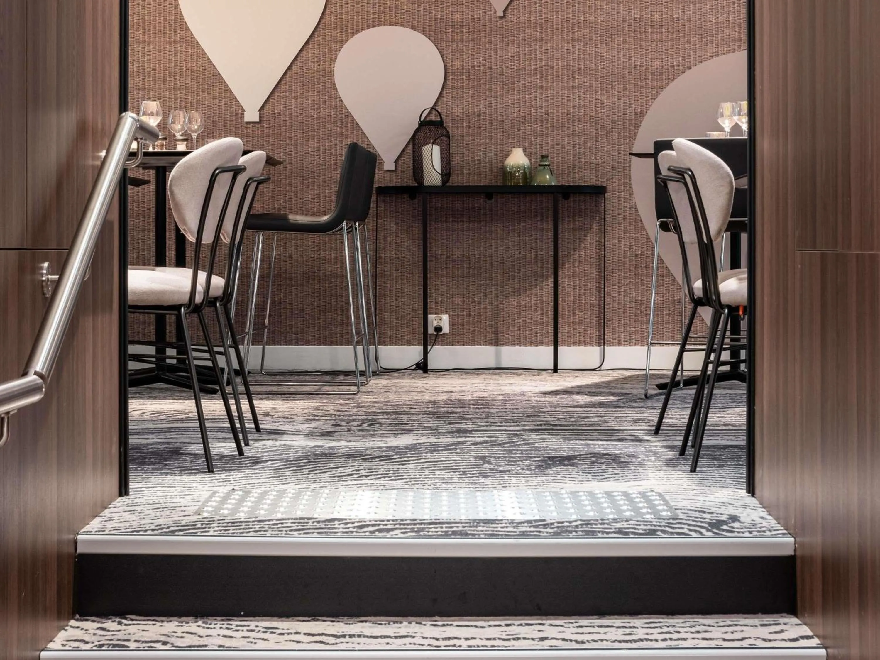 Restaurant/places to eat in Mercure Grenoble Meylan