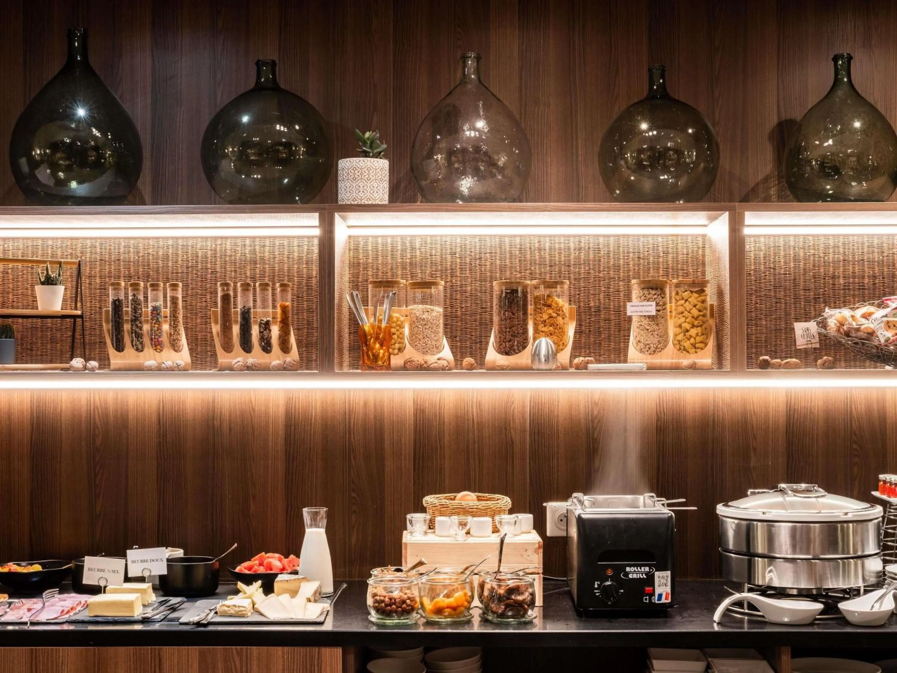 Breakfast in Mercure Grenoble Meylan