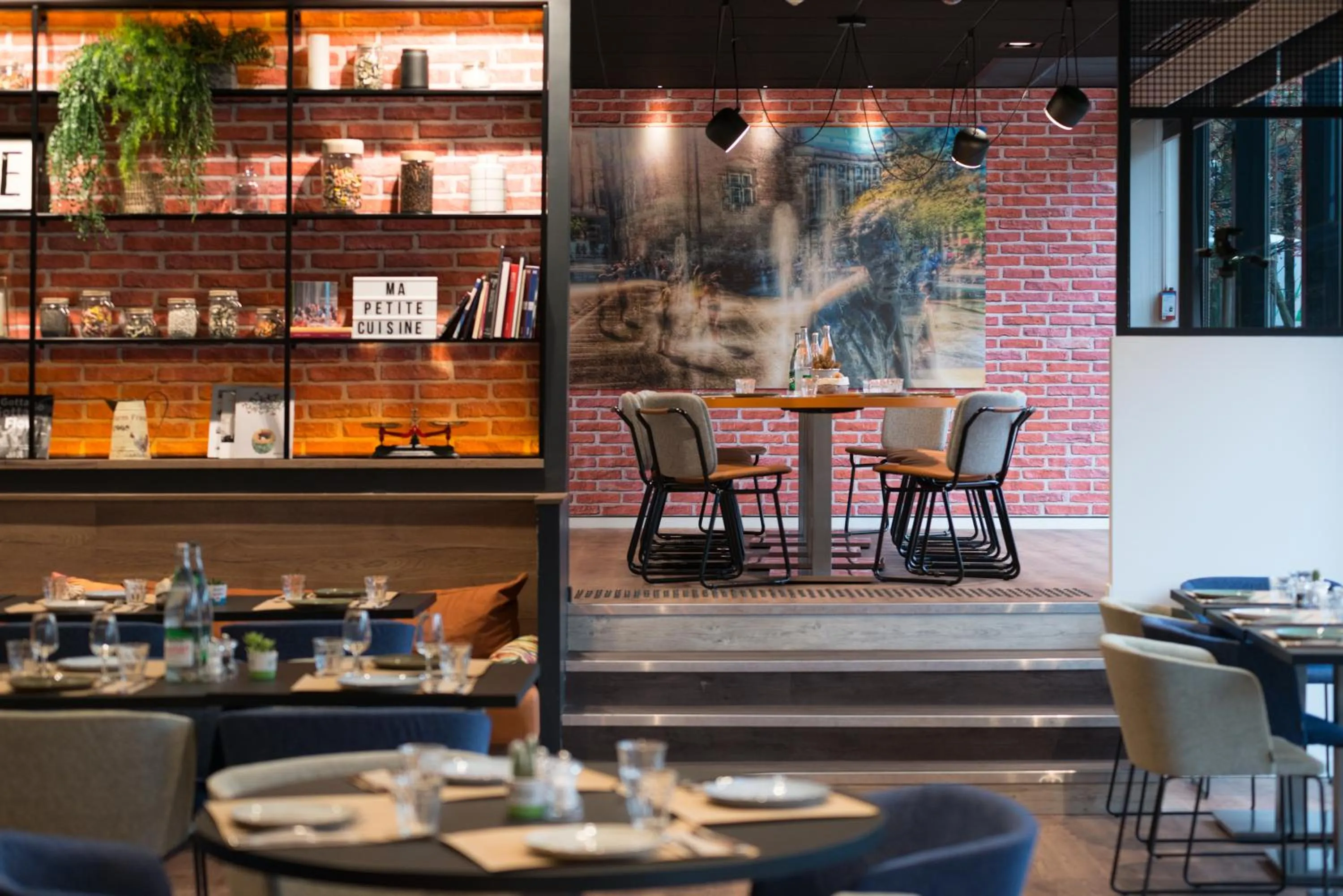 Restaurant/places to eat in Hotel Mercure Toulouse Centre Compans