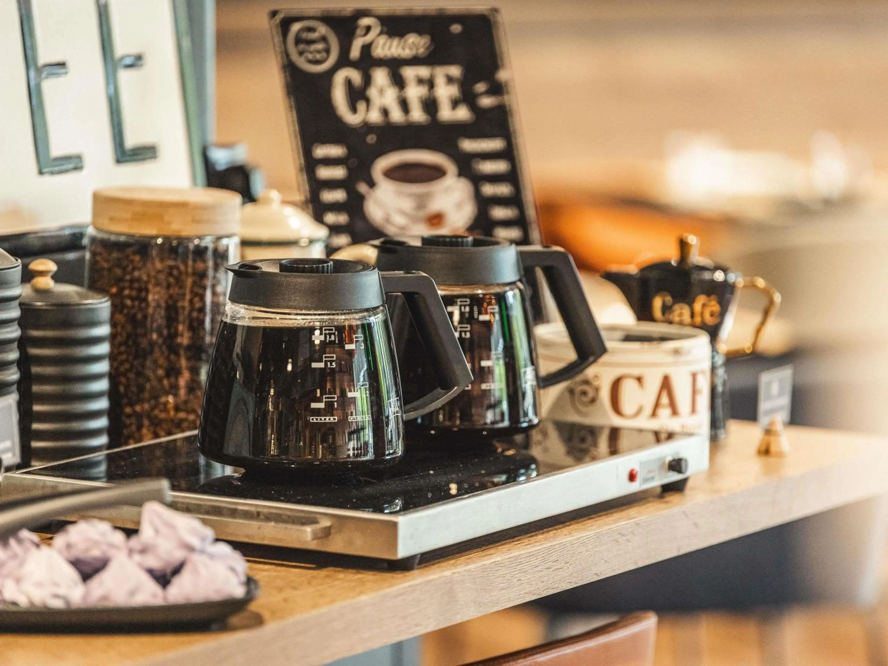 Lounge or bar in Hotel Mercure Toulouse Centre Compans