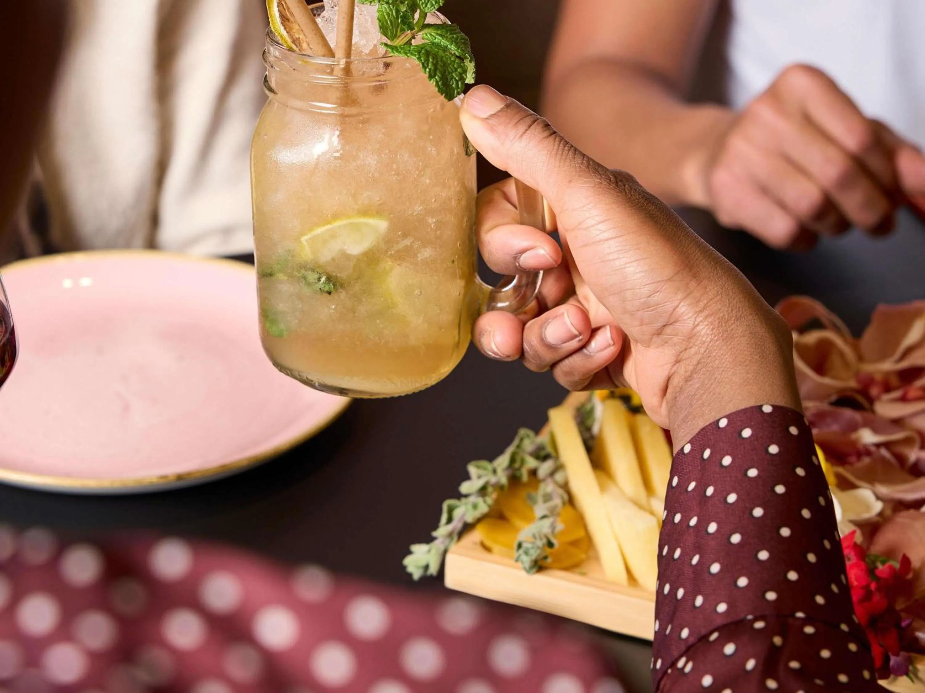 Lounge or bar in Hotel Mercure Toulouse Centre Compans