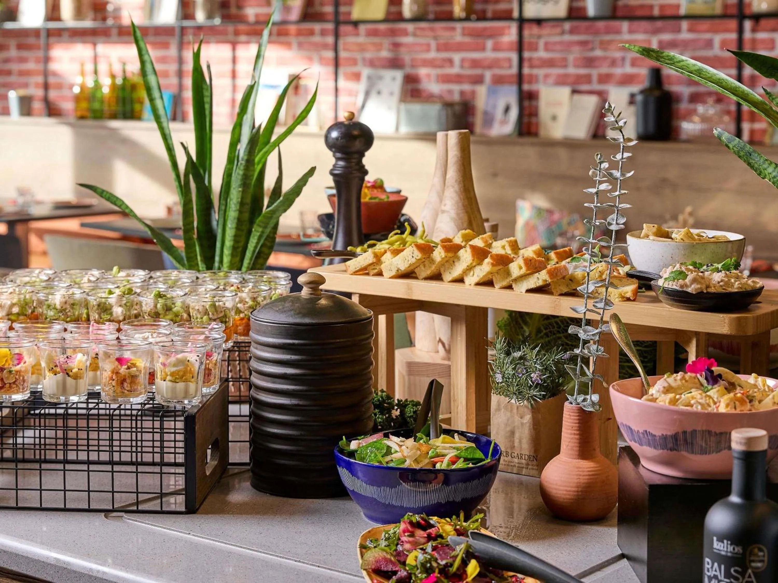 Restaurant/places to eat in Hotel Mercure Toulouse Centre Compans