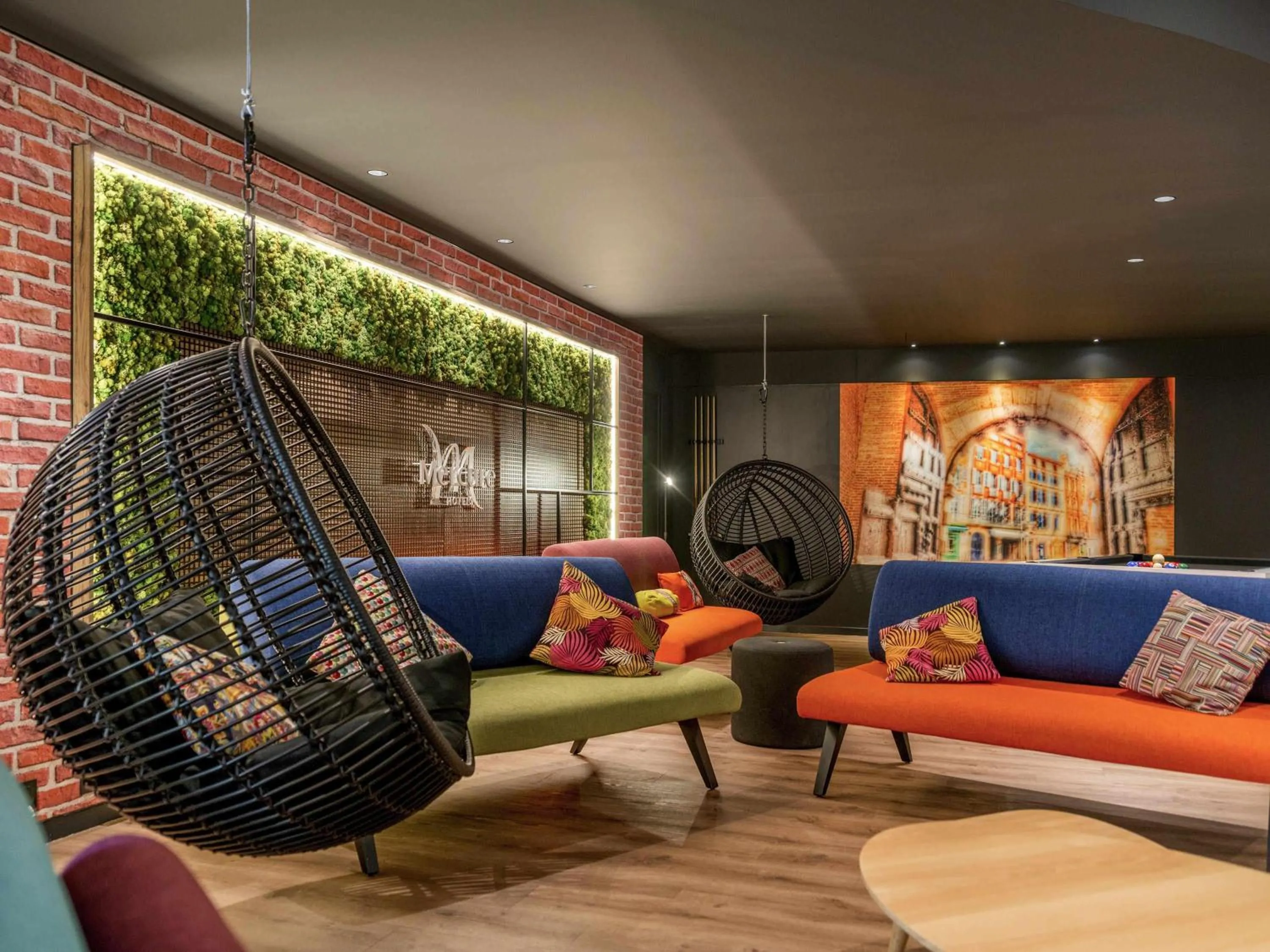 Property building in Hotel Mercure Toulouse Centre Compans