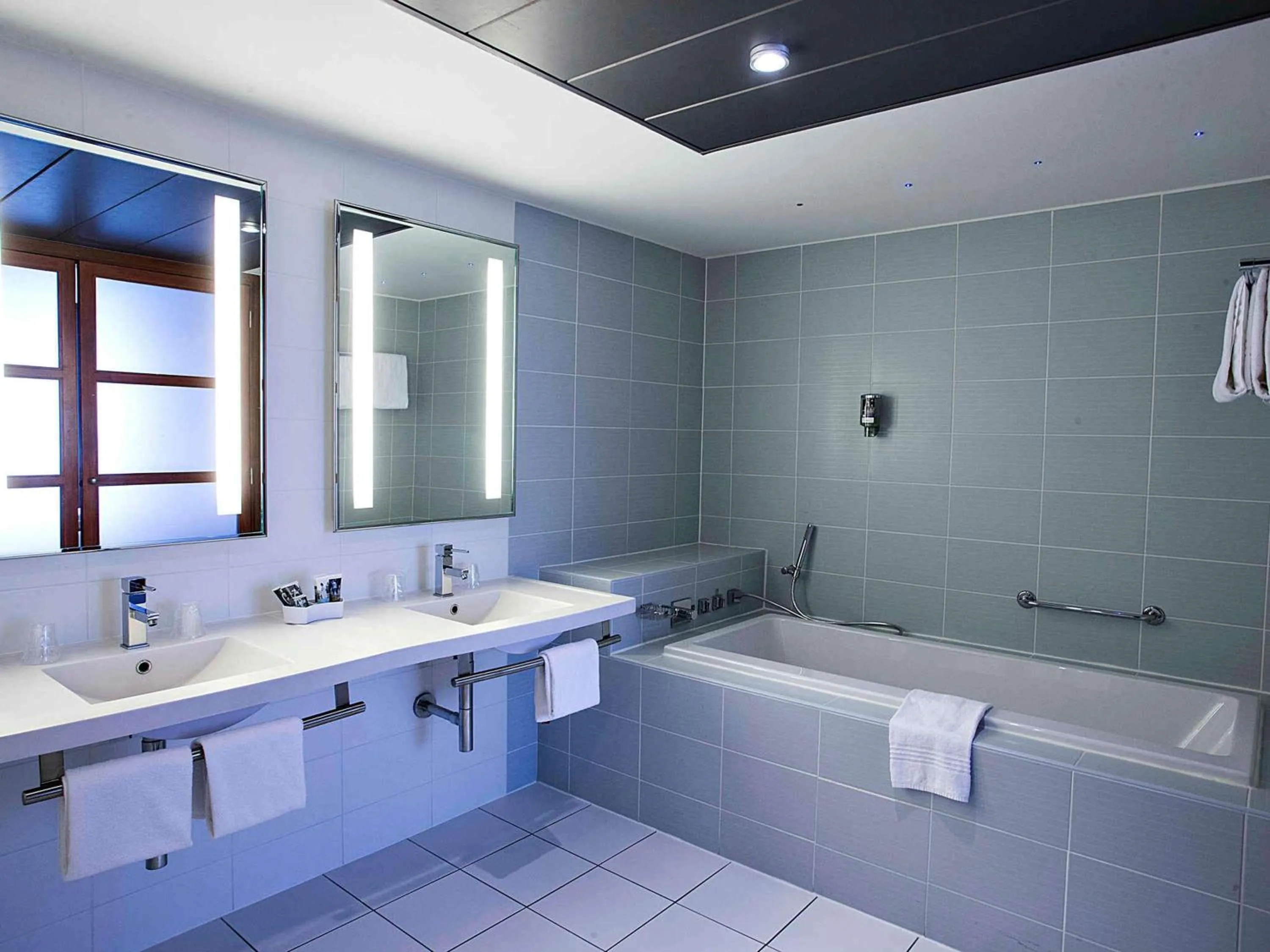 Bedroom in Hotel Mercure Toulouse Centre Compans