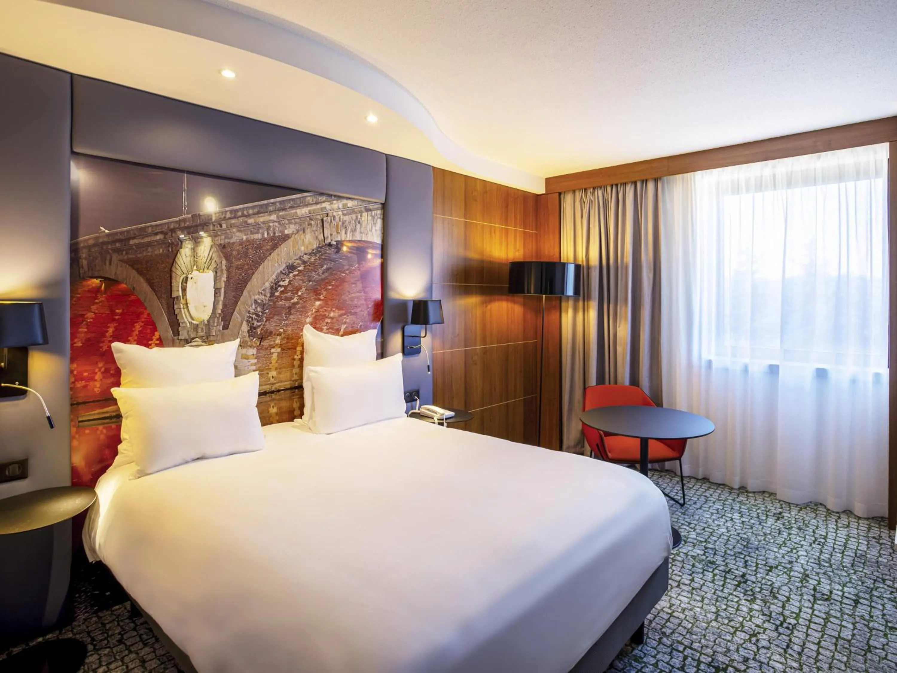 Bedroom, Bed in Hotel Mercure Toulouse Centre Compans