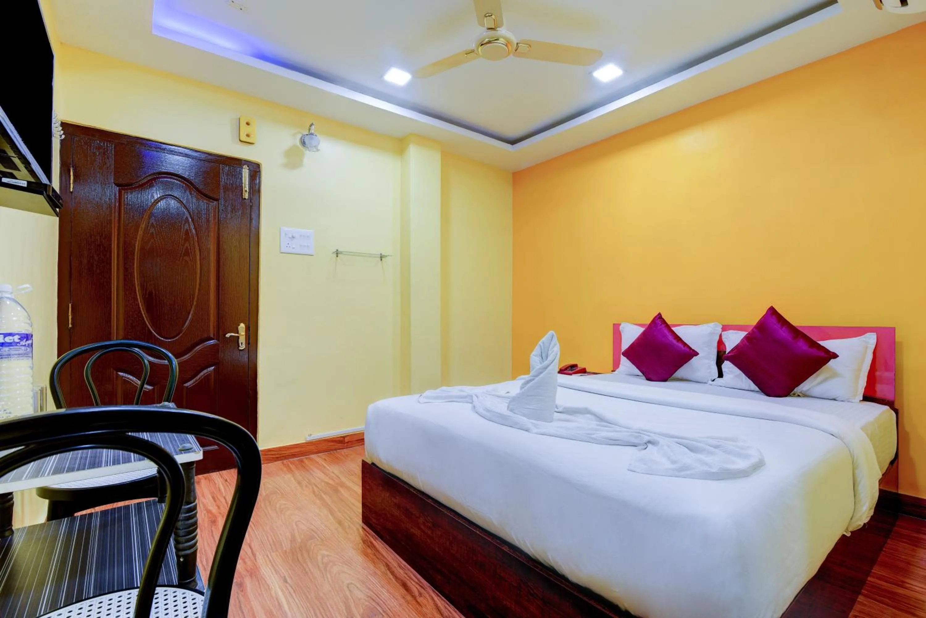 Bedroom, Bed in HOTEL HARBOUR VIEW