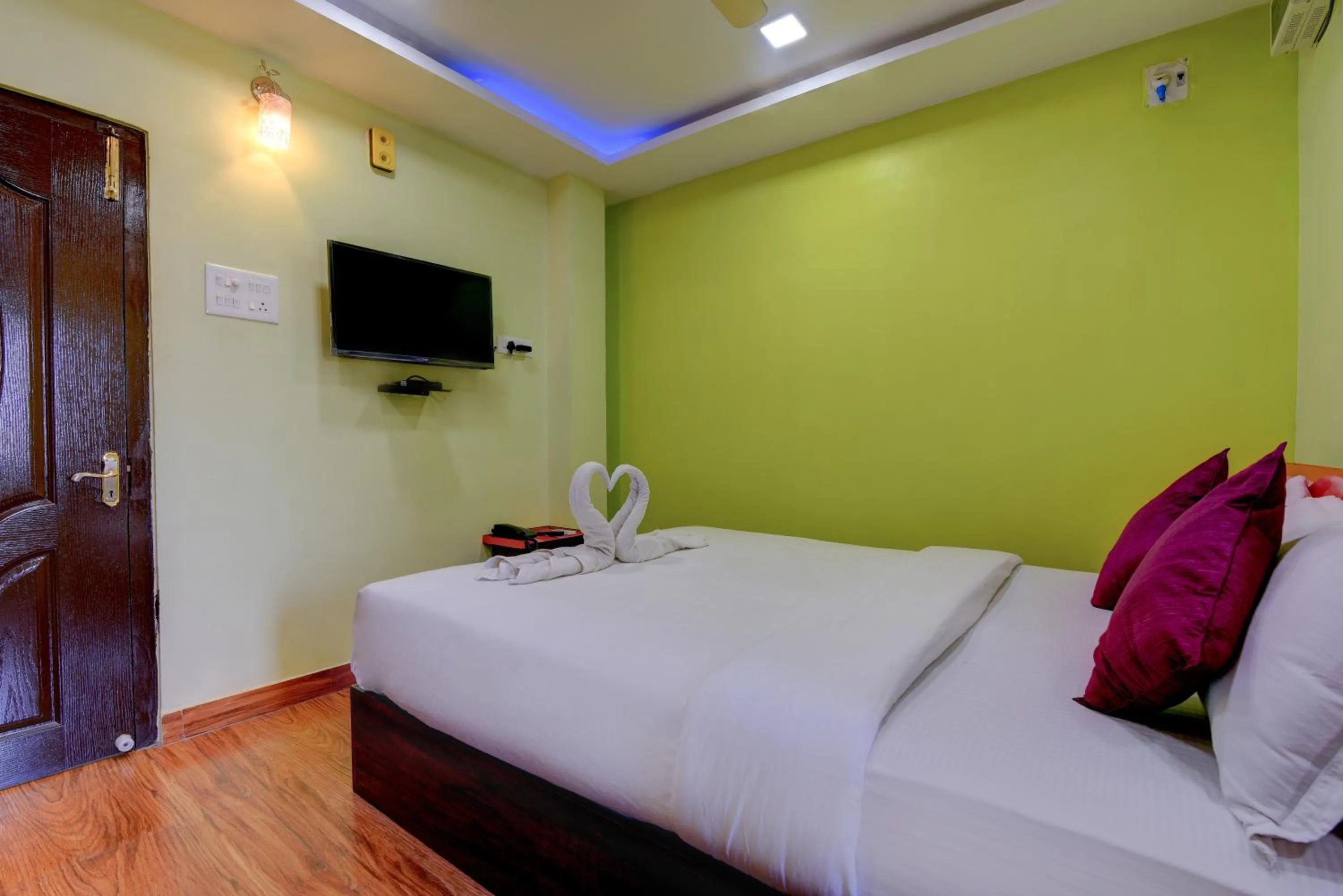 Bed in HOTEL HARBOUR VIEW
