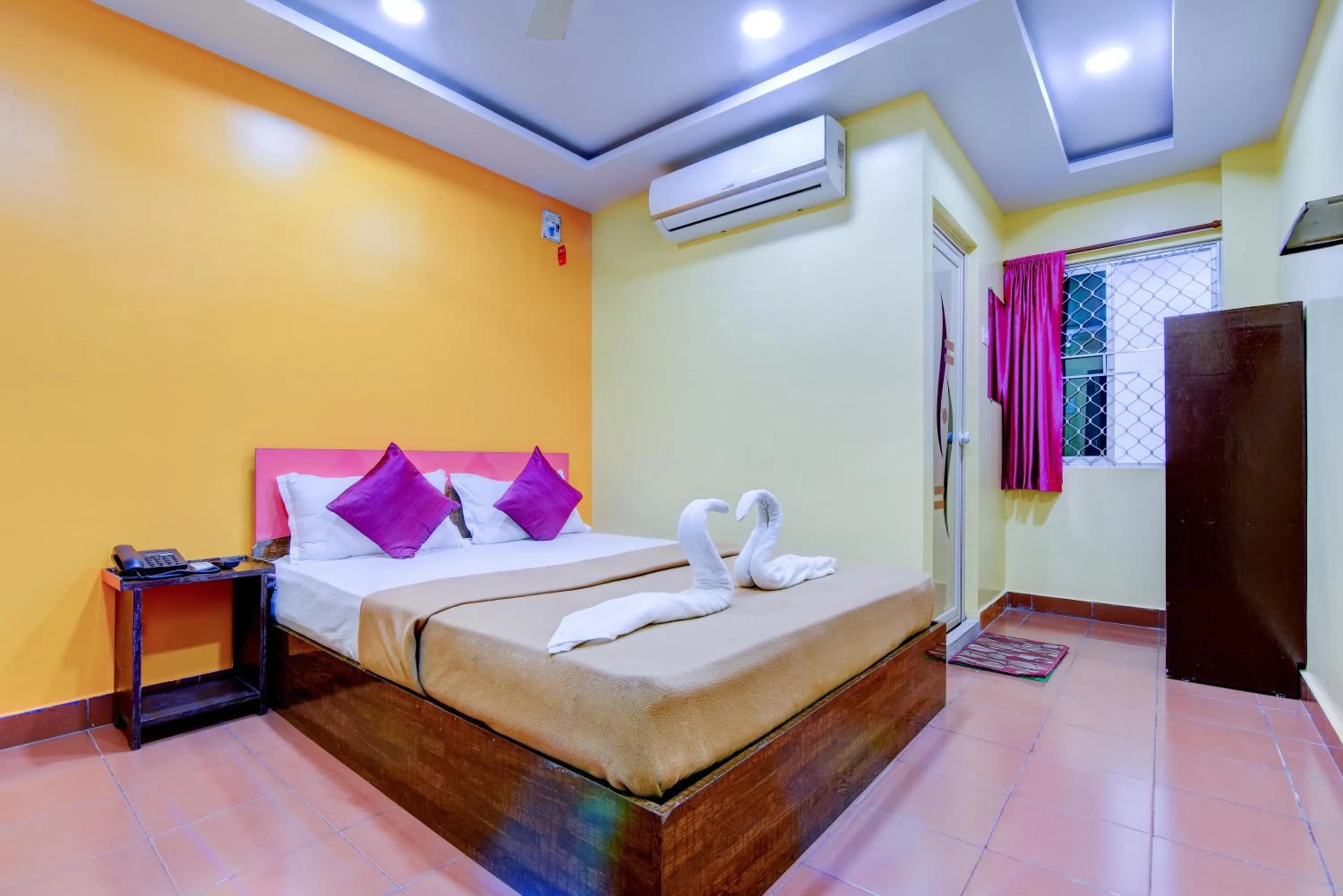 Bedroom, Bed in HOTEL HARBOUR VIEW