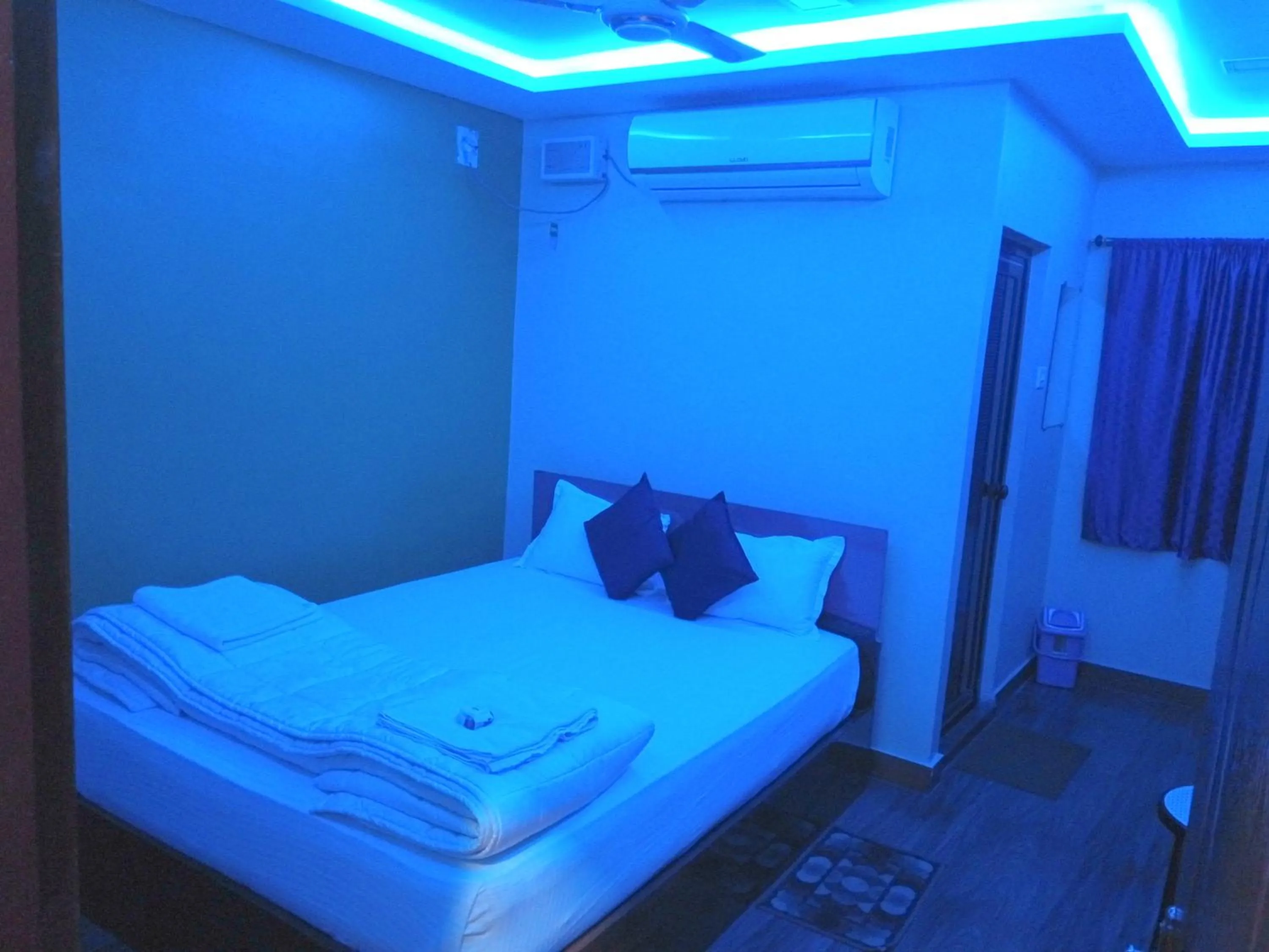 Bedroom, Bed in HOTEL HARBOUR VIEW