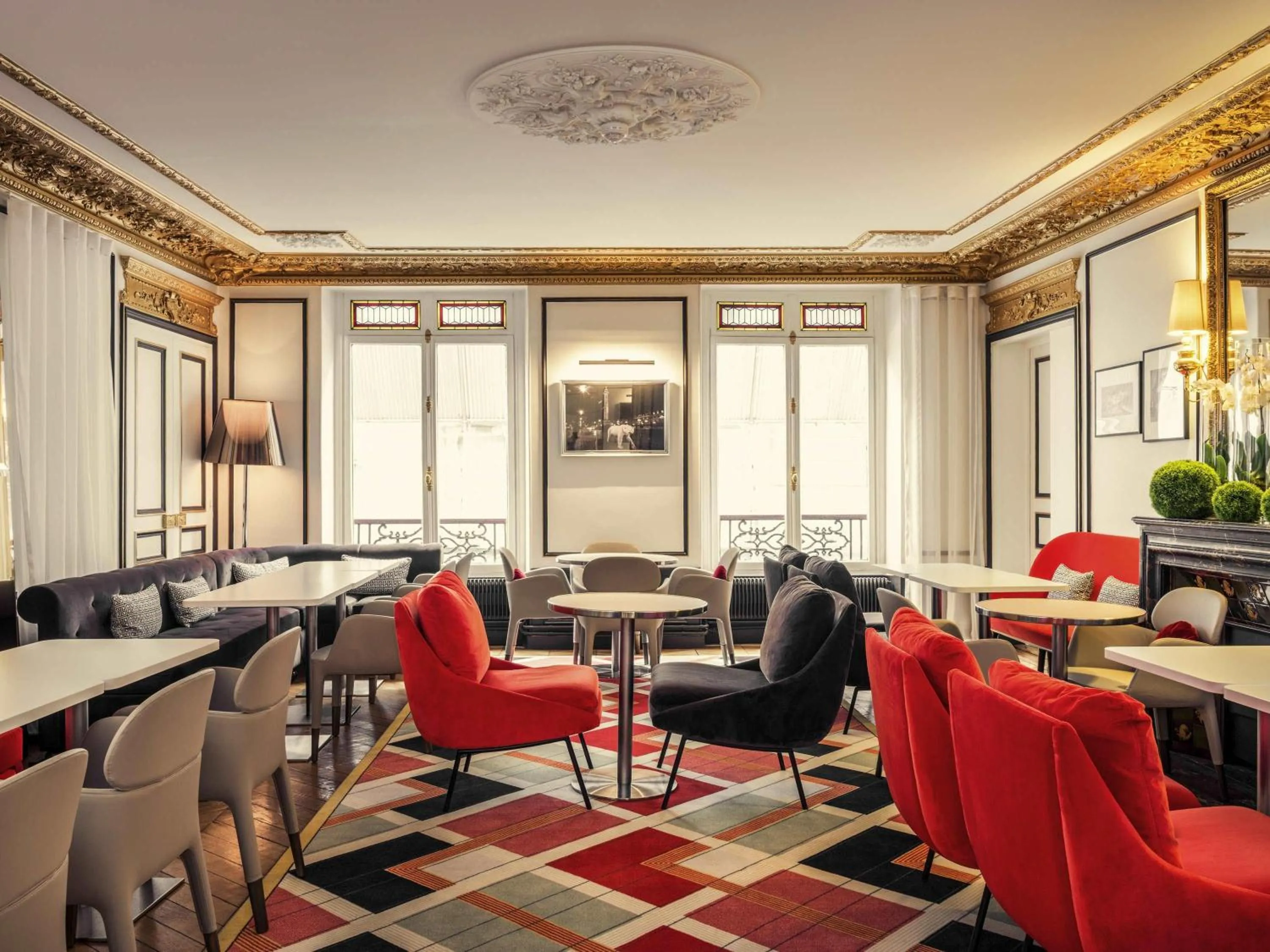 Property building in Mercure Paris Opera Louvre