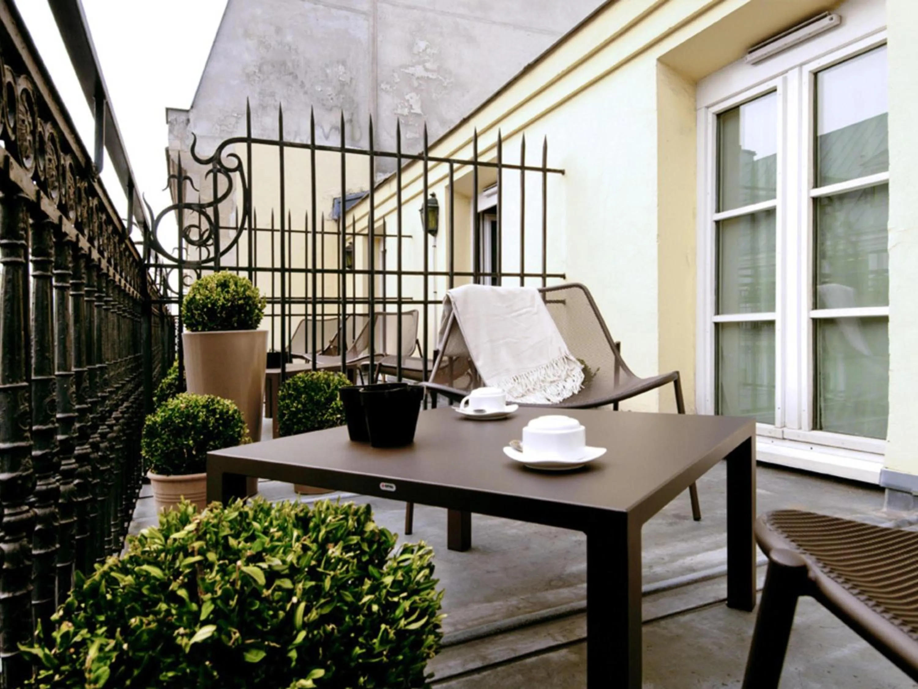 Bedroom in Mercure Paris Opera Louvre