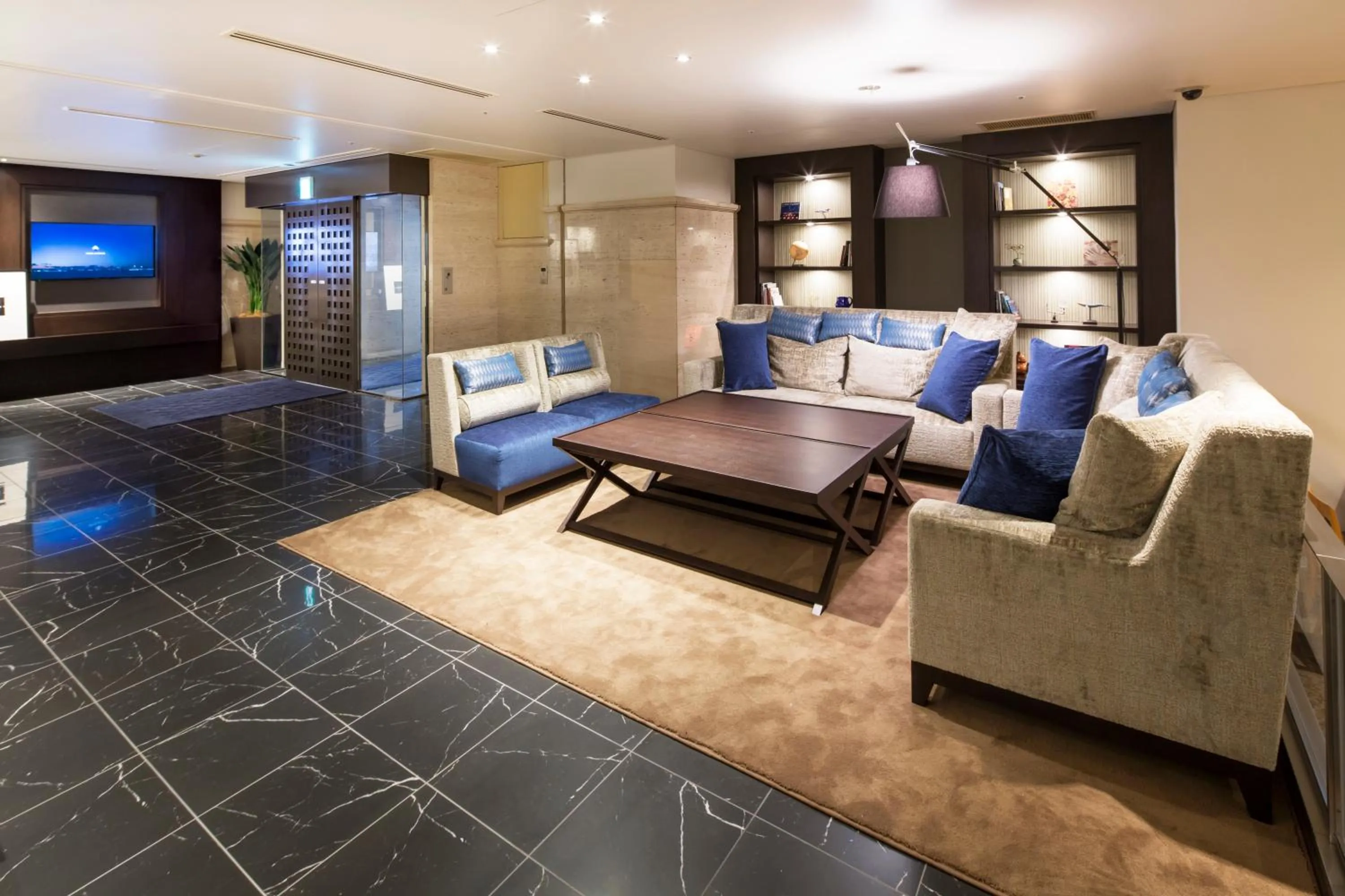 Lobby or reception in Hotel Mystays Premier Hamamatsucho