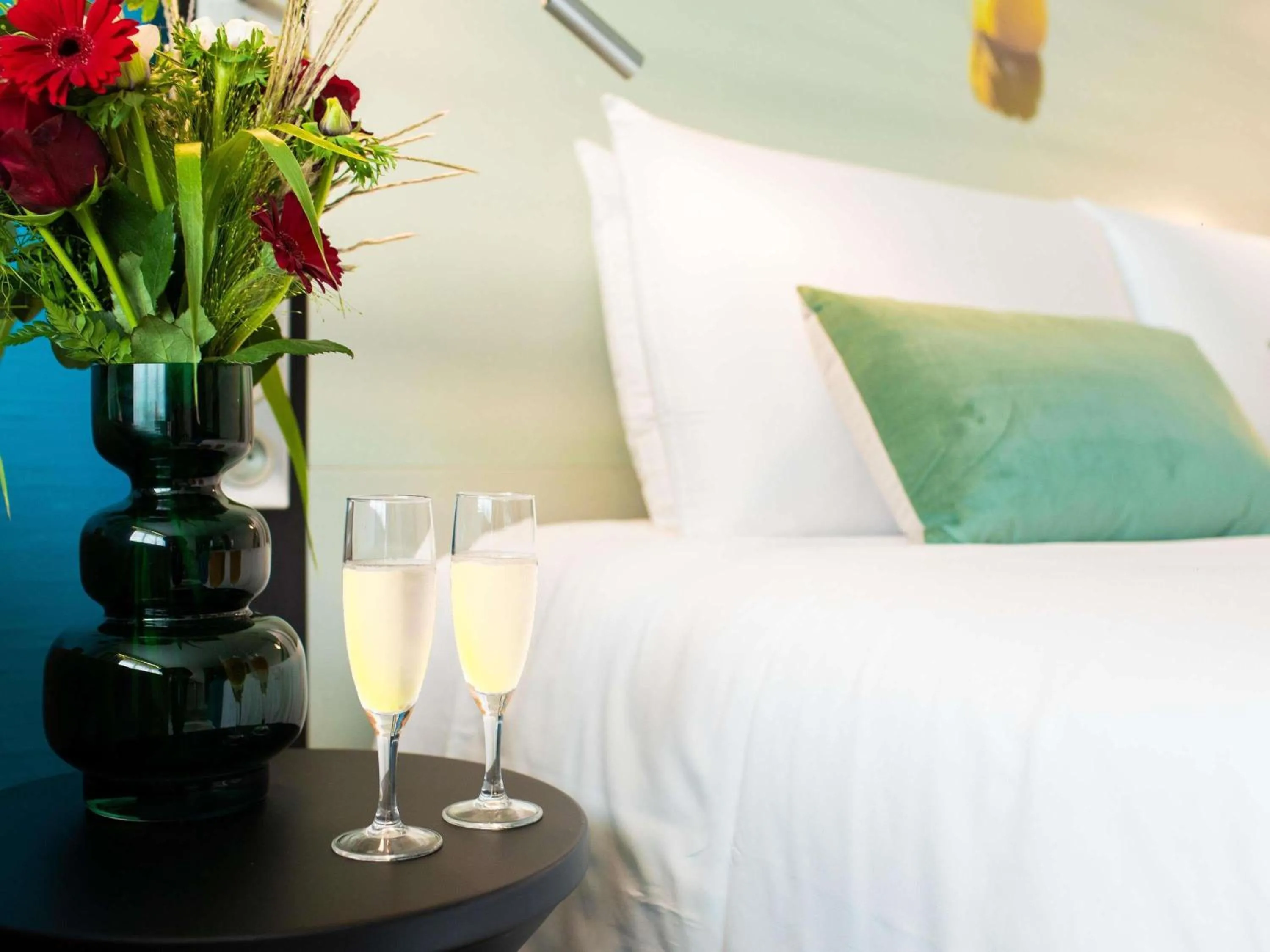 Bedroom, Bed in Mercure Lorient Centre