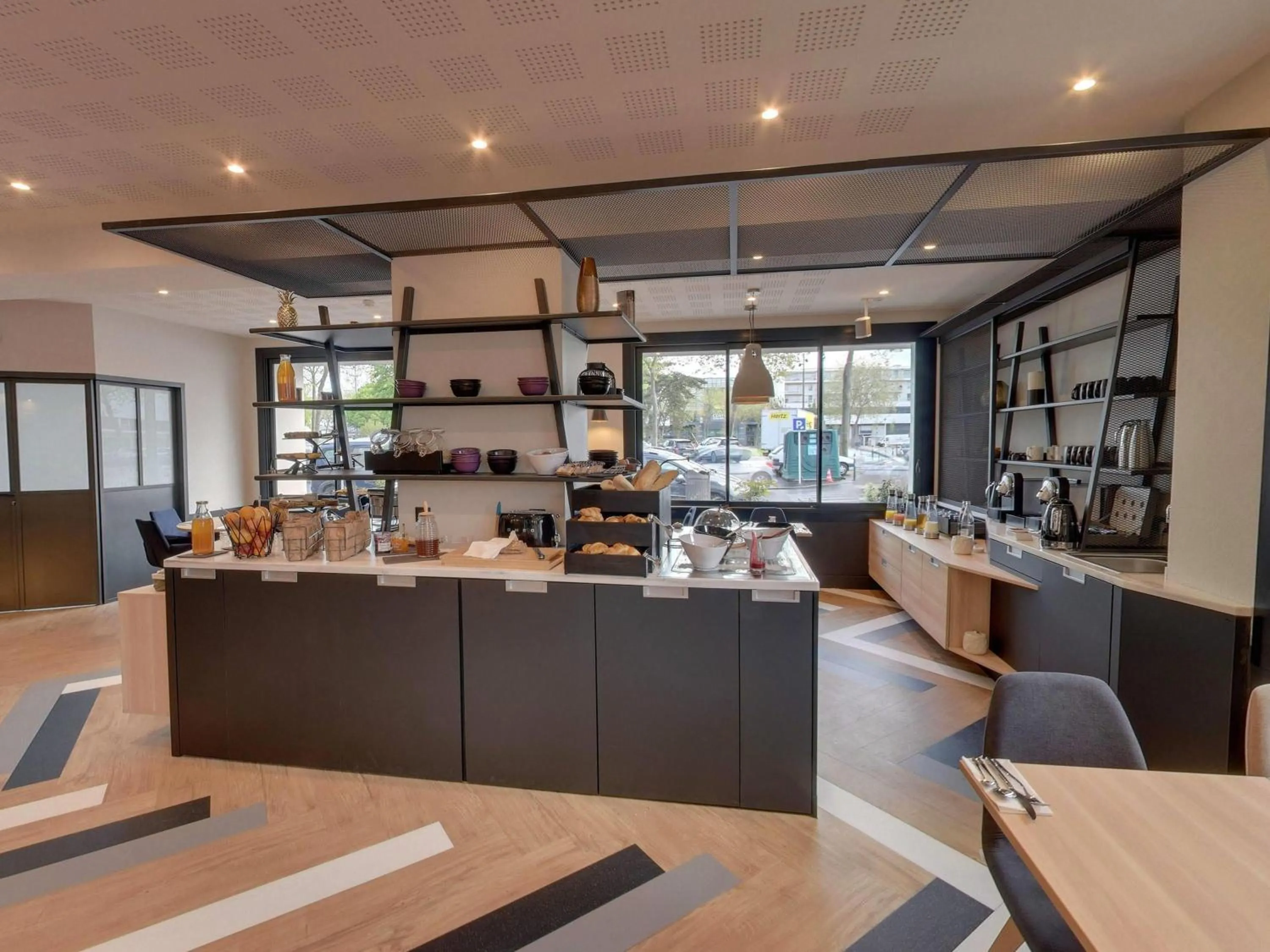 Restaurant/places to eat in Mercure Lorient Centre