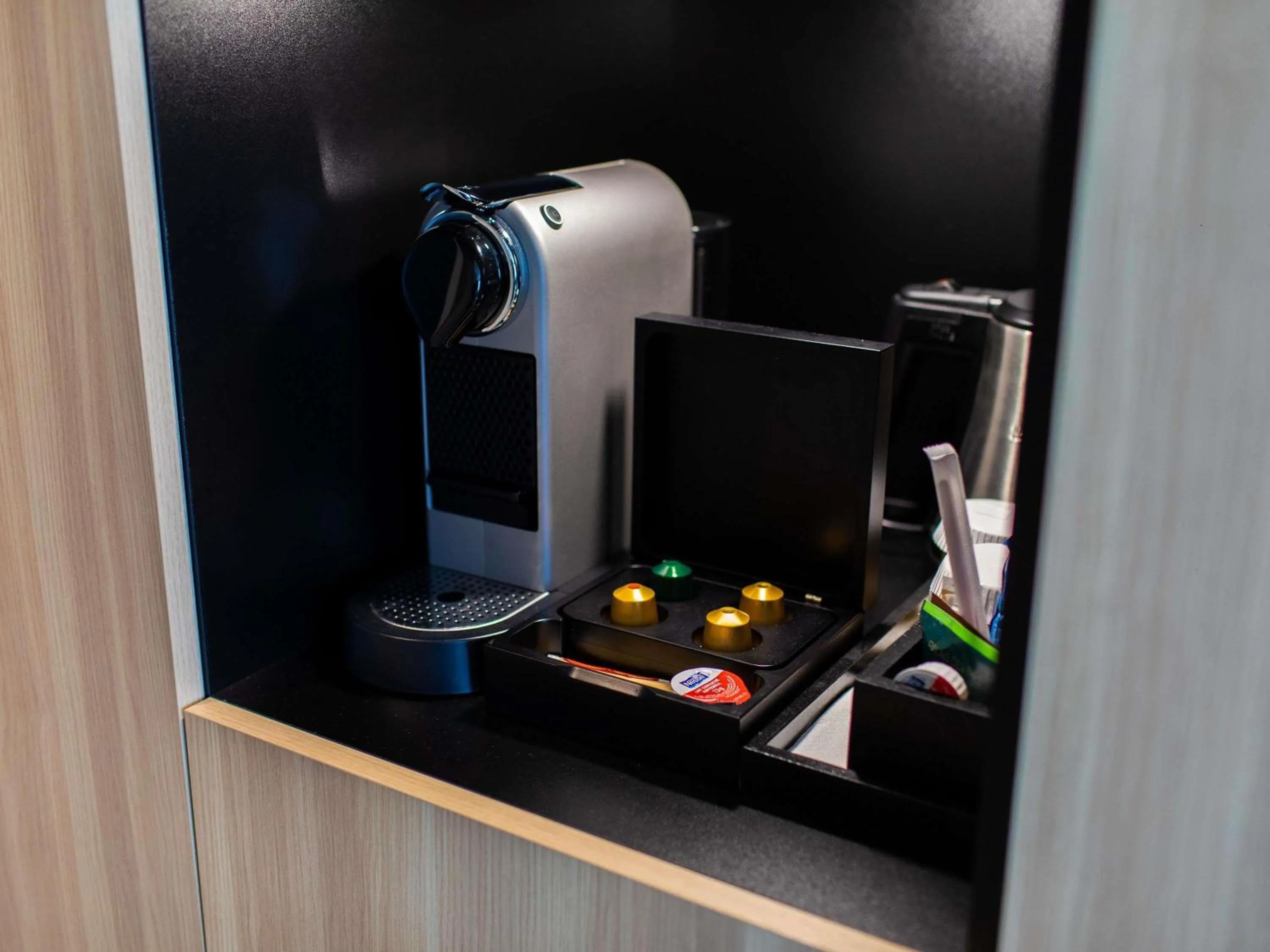 Bedroom in Mercure Lorient Centre