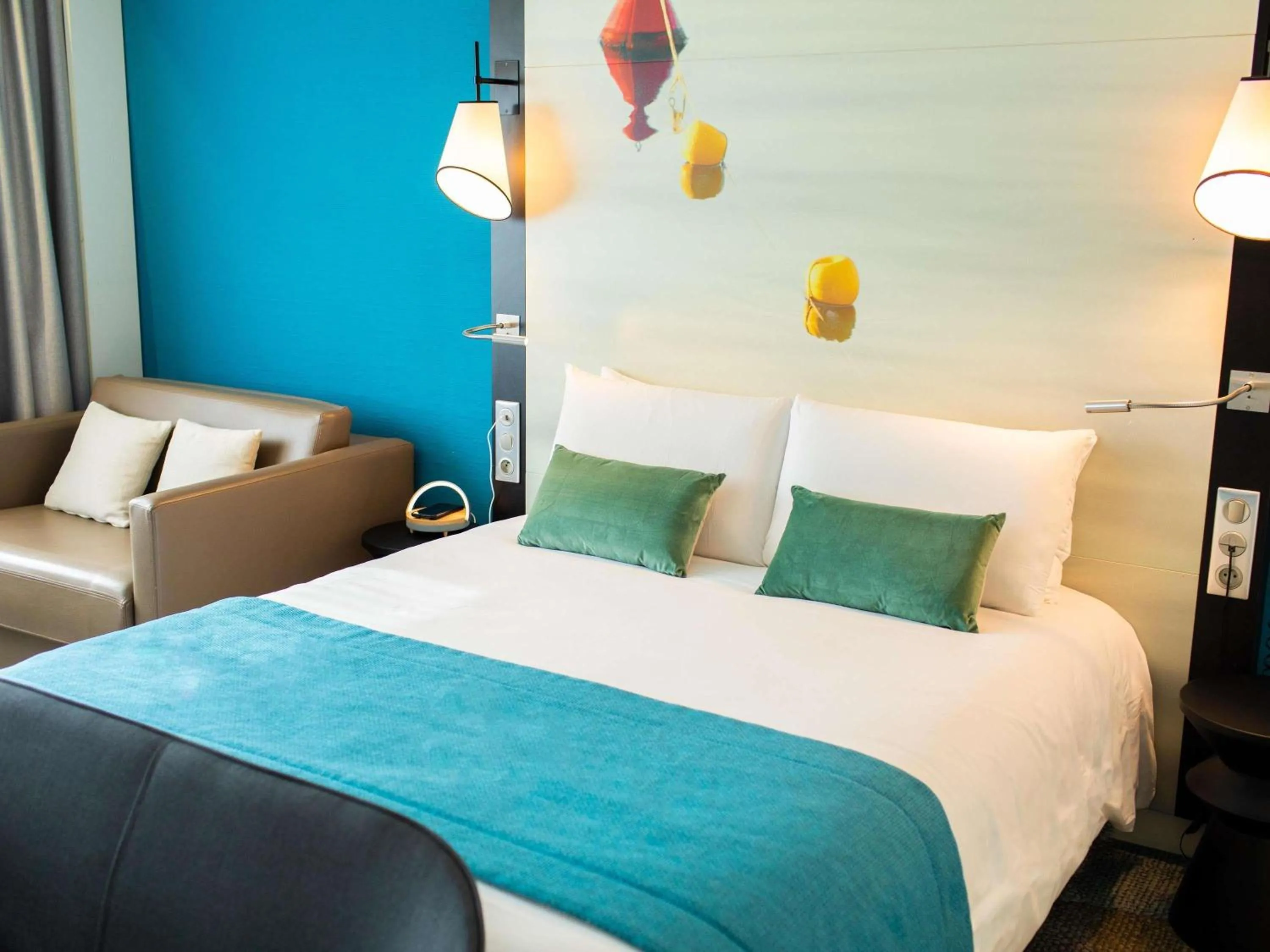 Bedroom, Bed in Mercure Lorient Centre