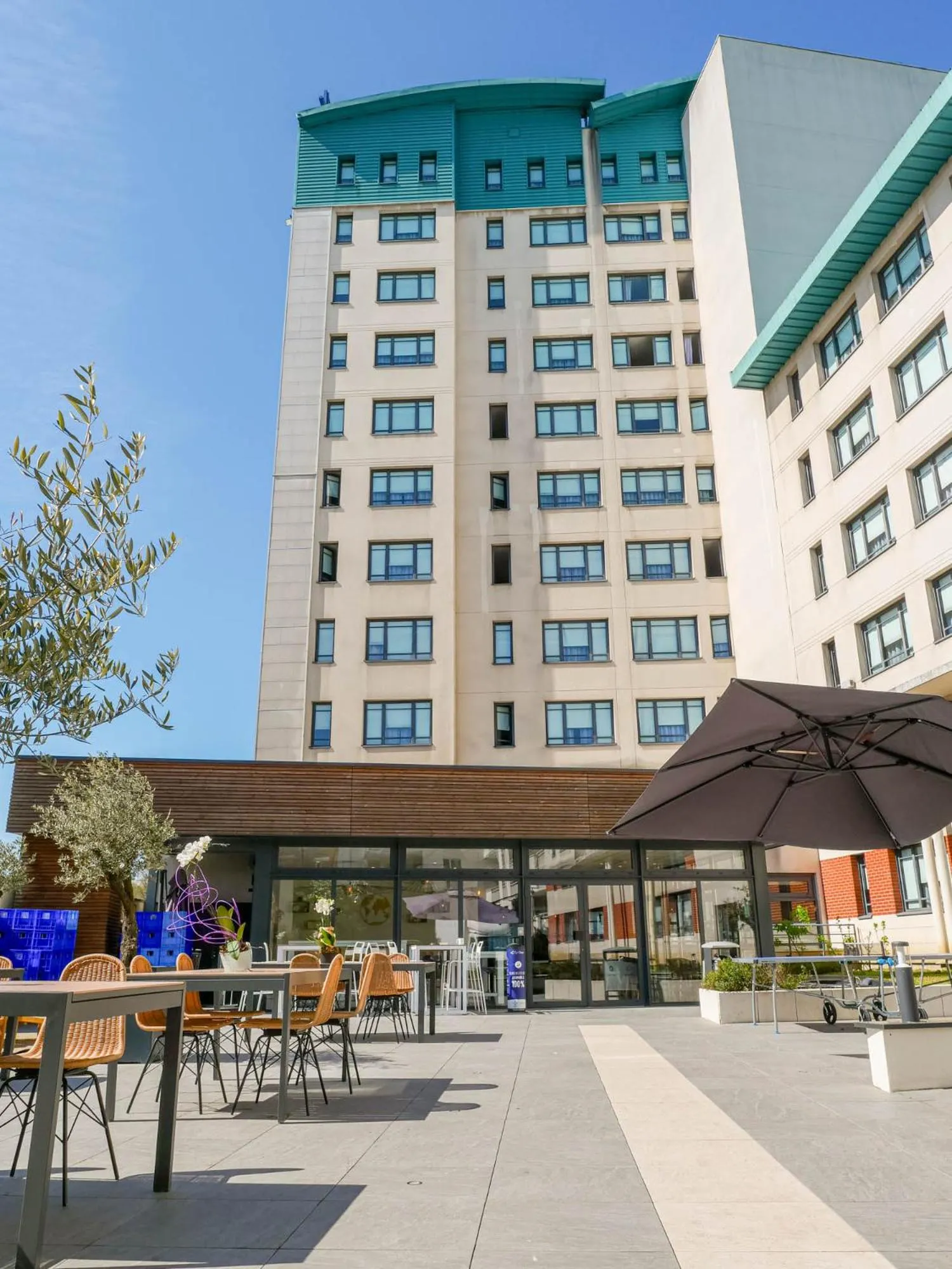 Property building in Novotel Suites Paris Montreuil Vincennes