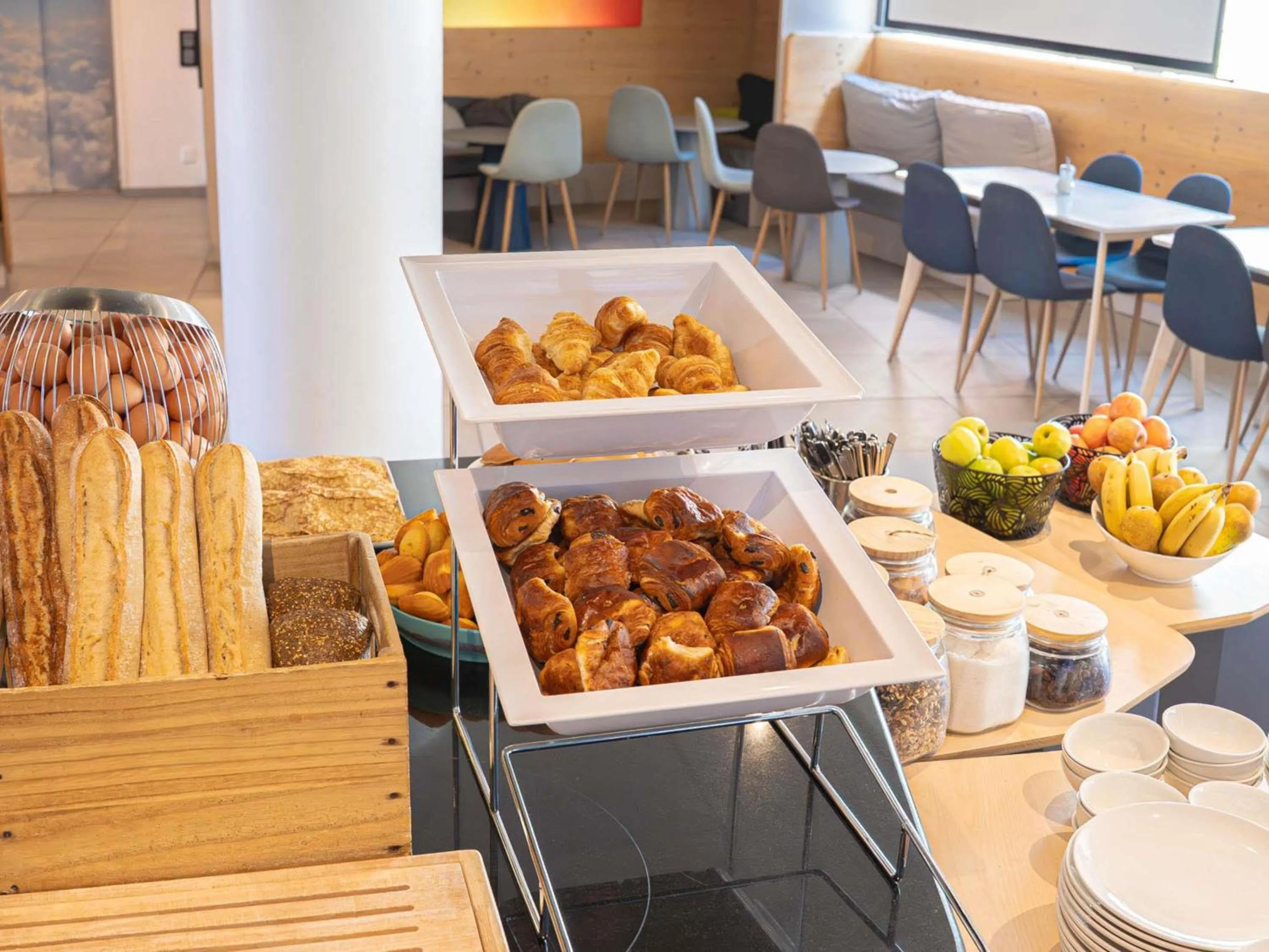 Breakfast in Novotel Suites Paris Montreuil Vincennes