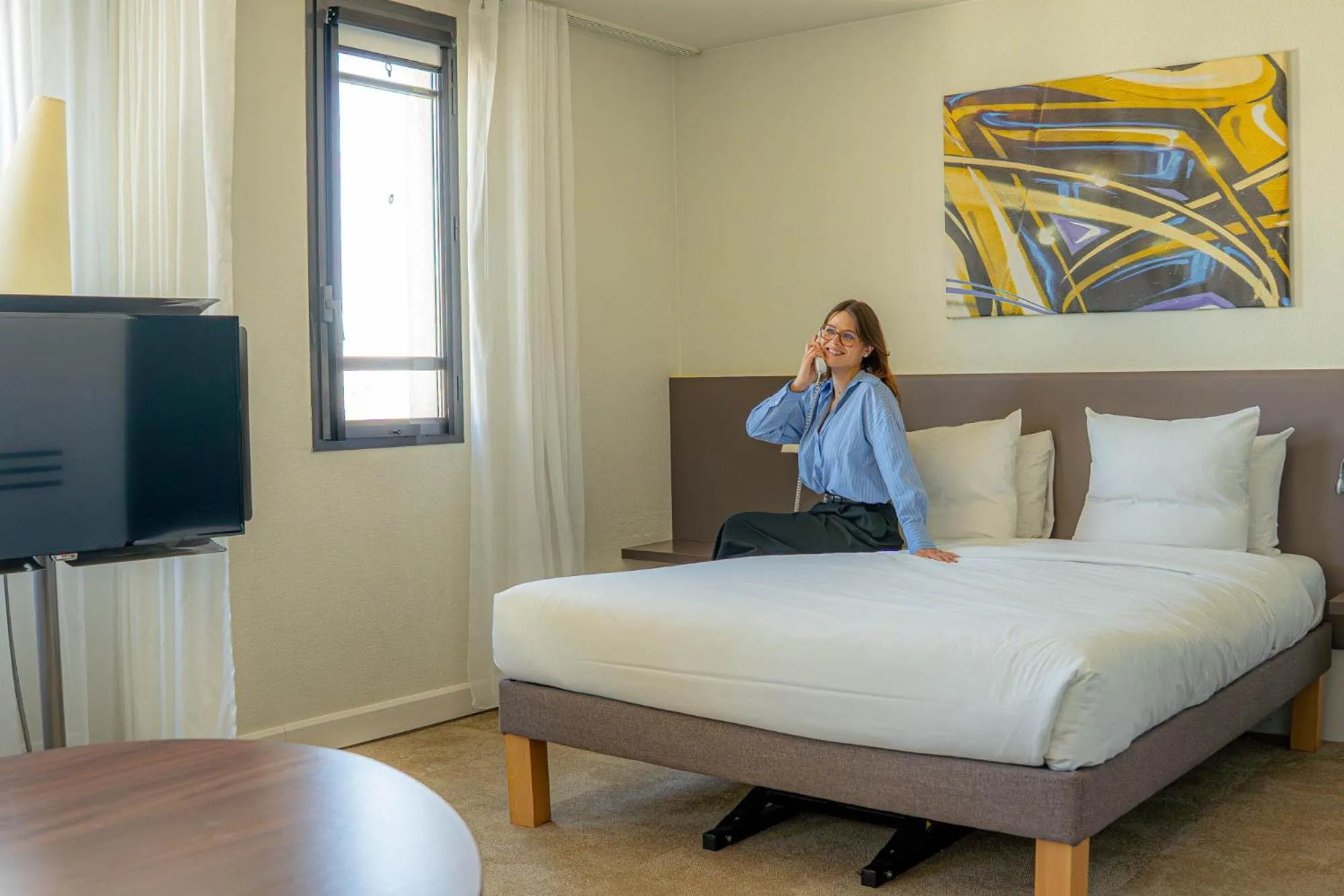 Bed in Novotel Suites Paris Montreuil Vincennes