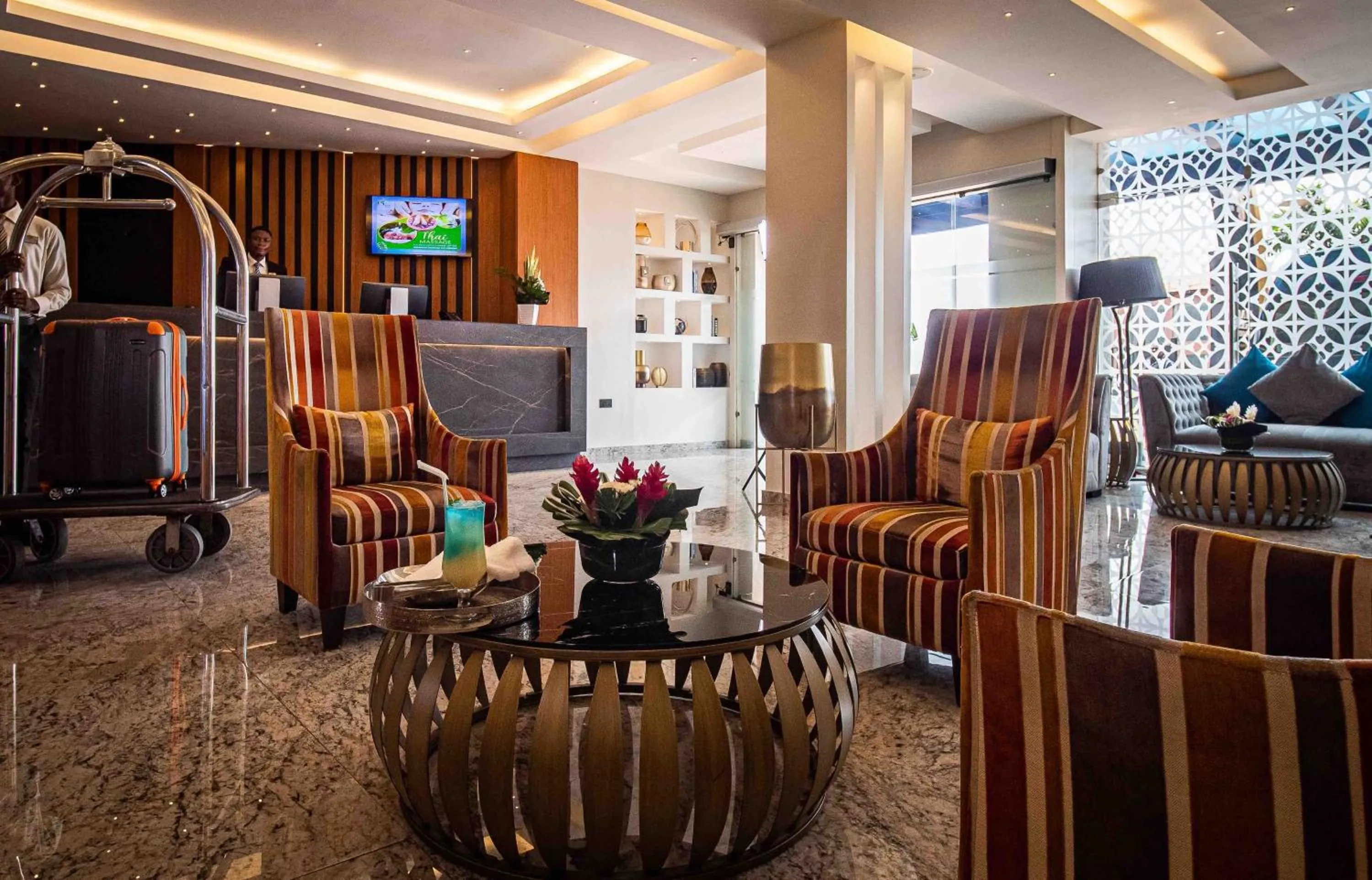 Lobby or reception in Oak Plaza Hotels East Airport
