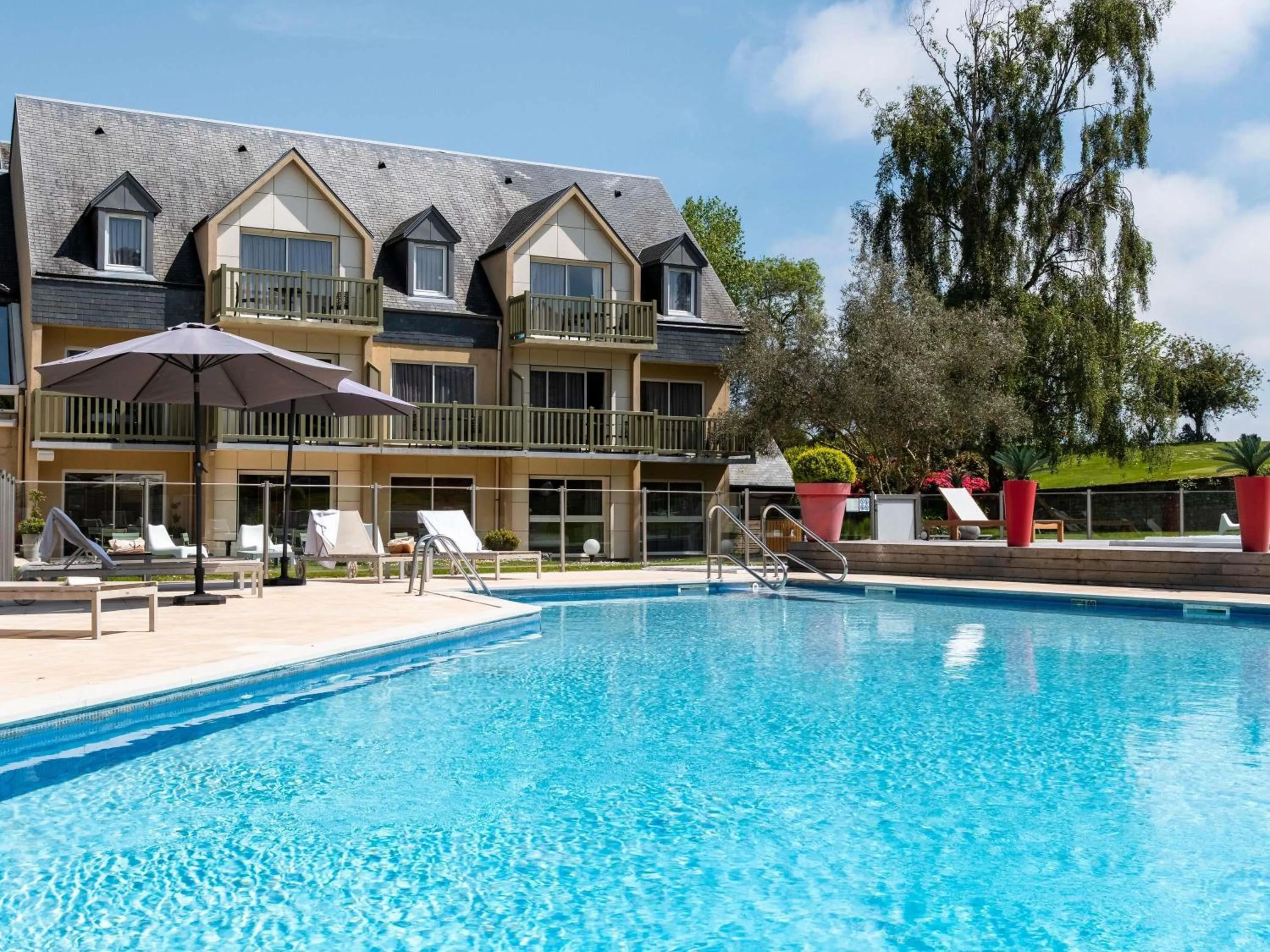 Pool view in Mercure Bayeux Omaha Beach