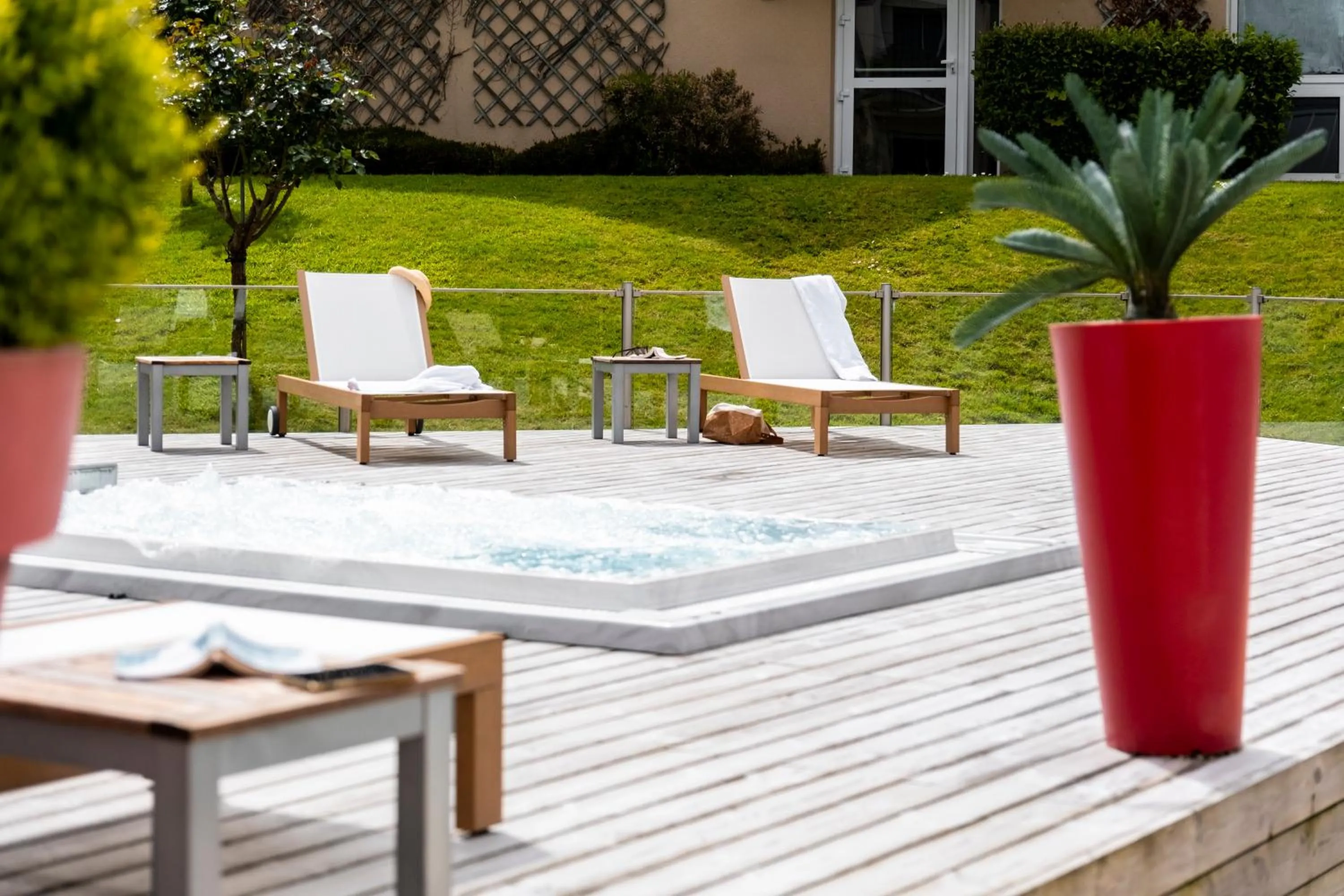 Hot Tub in Mercure Bayeux Omaha Beach