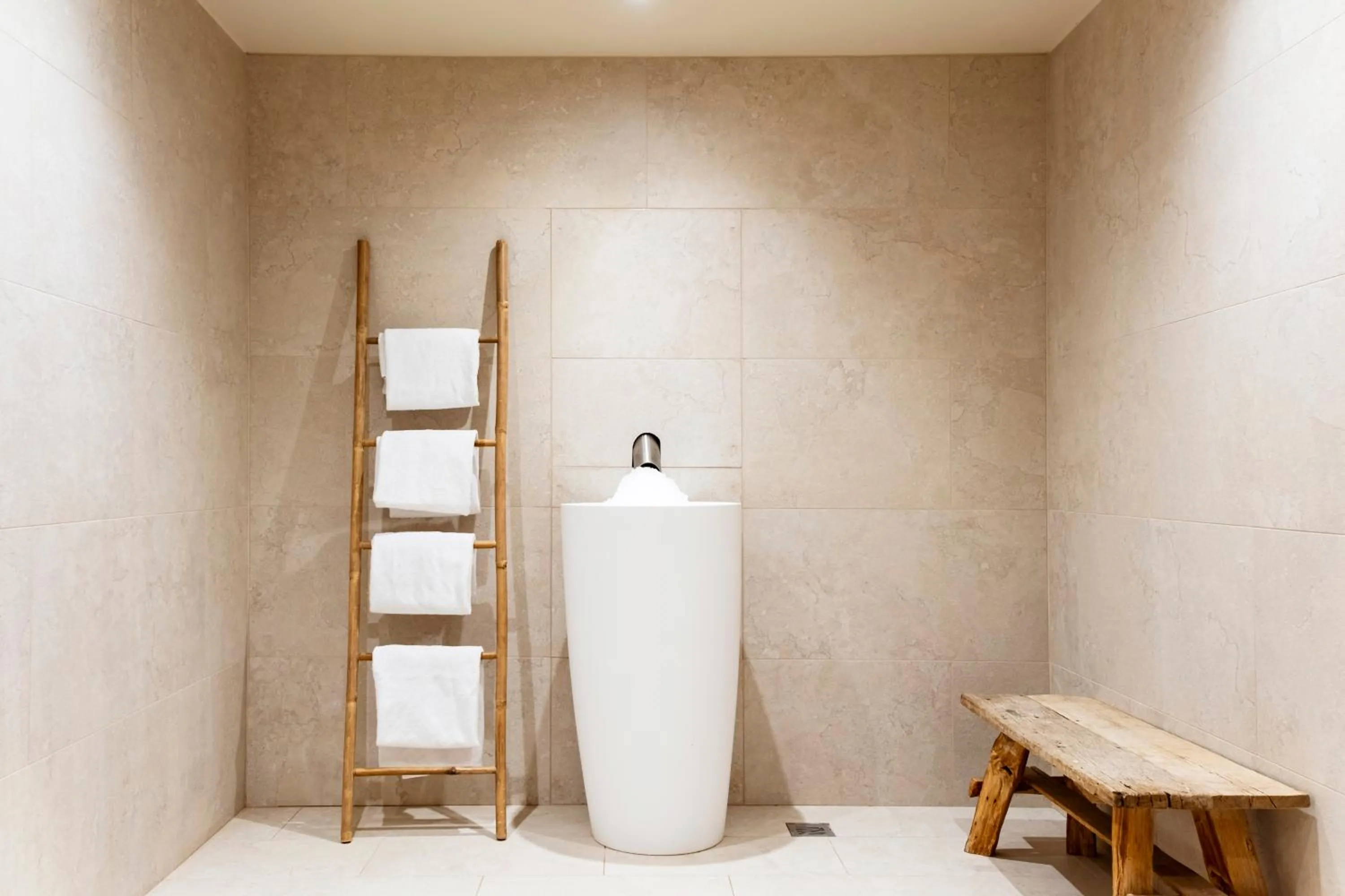 Spa and wellness centre/facilities in Mercure Bayeux Omaha Beach