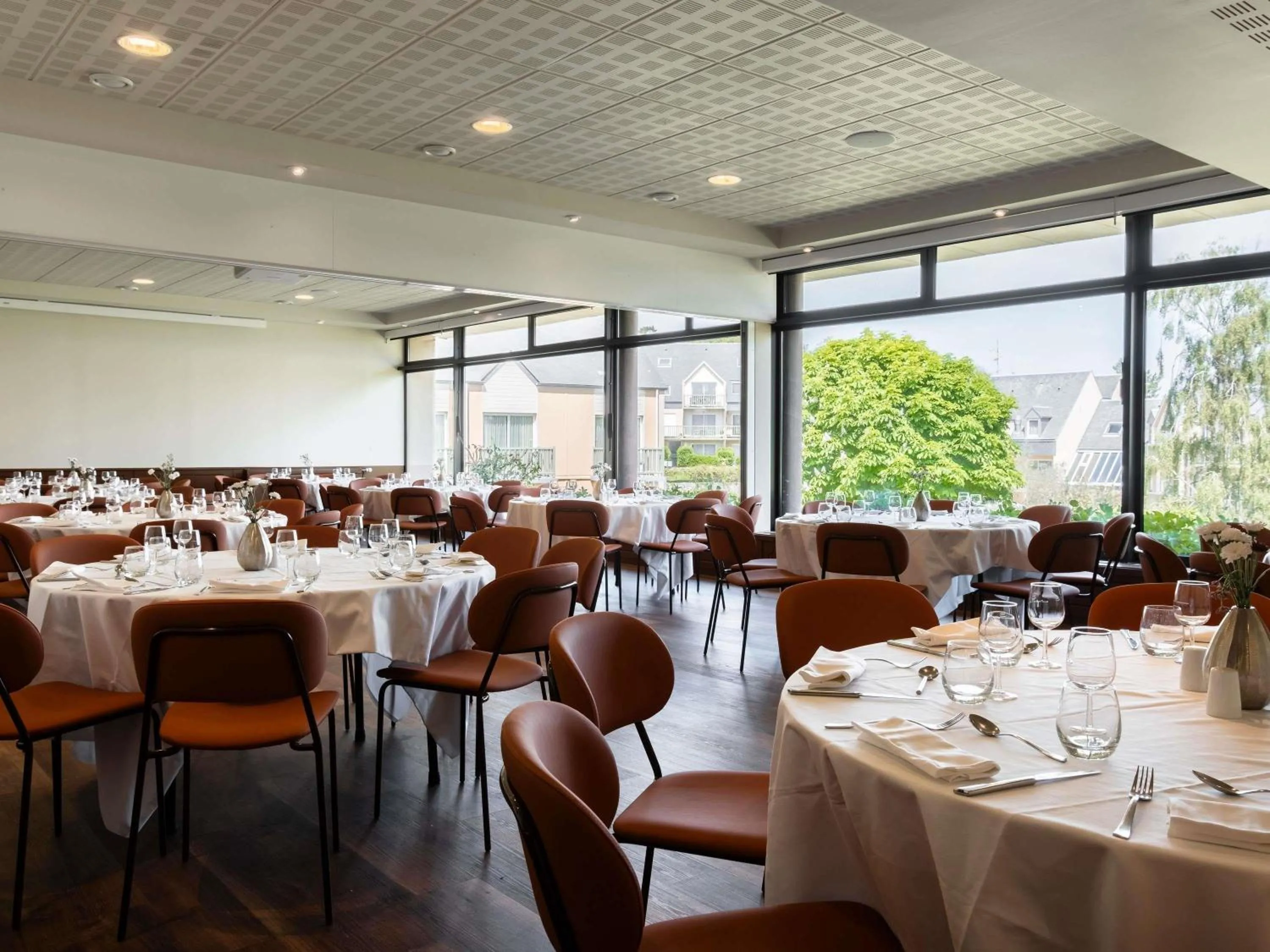 Meeting/conference room in Mercure Bayeux Omaha Beach